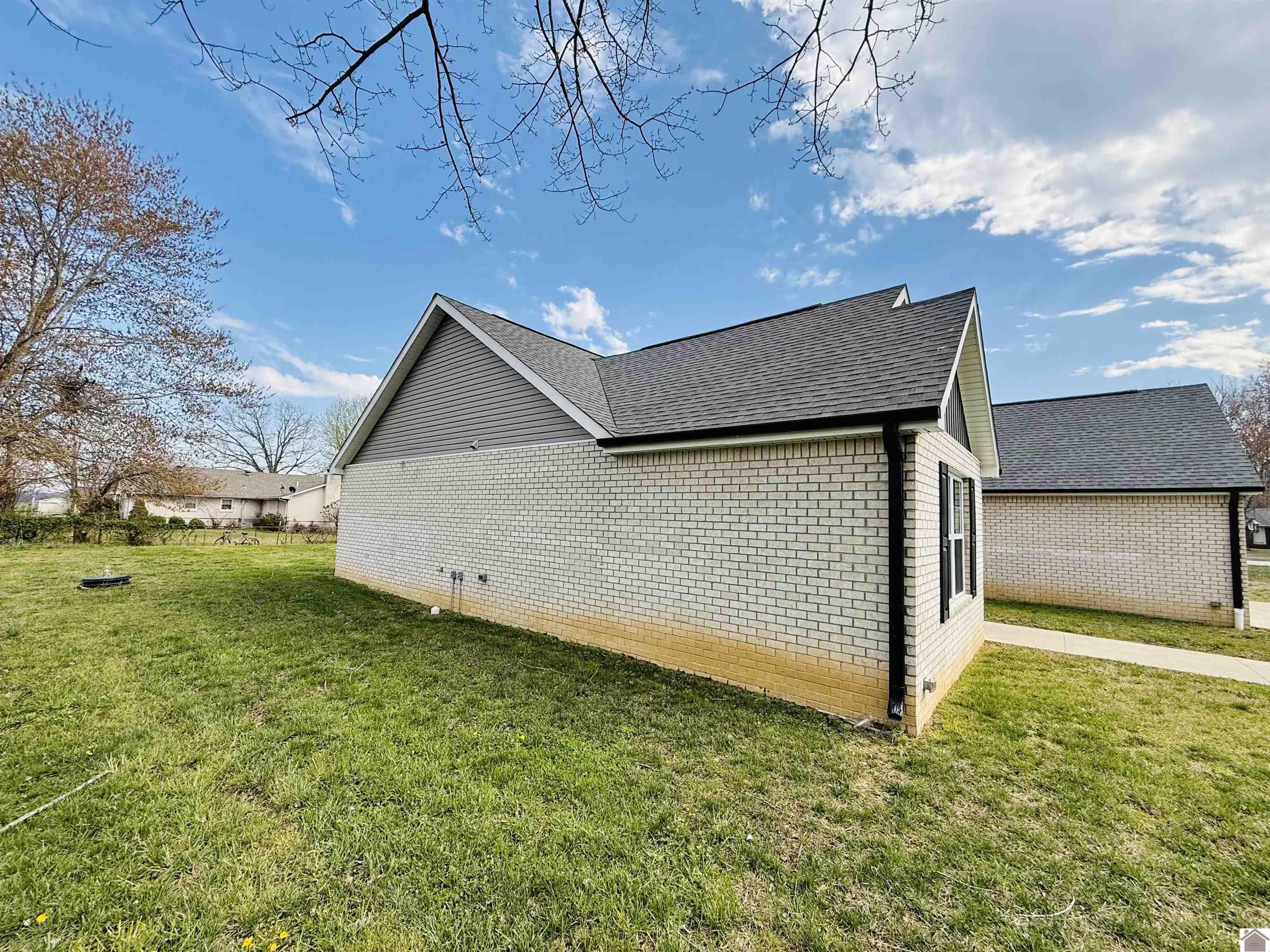 180 Lynnwood Drive
