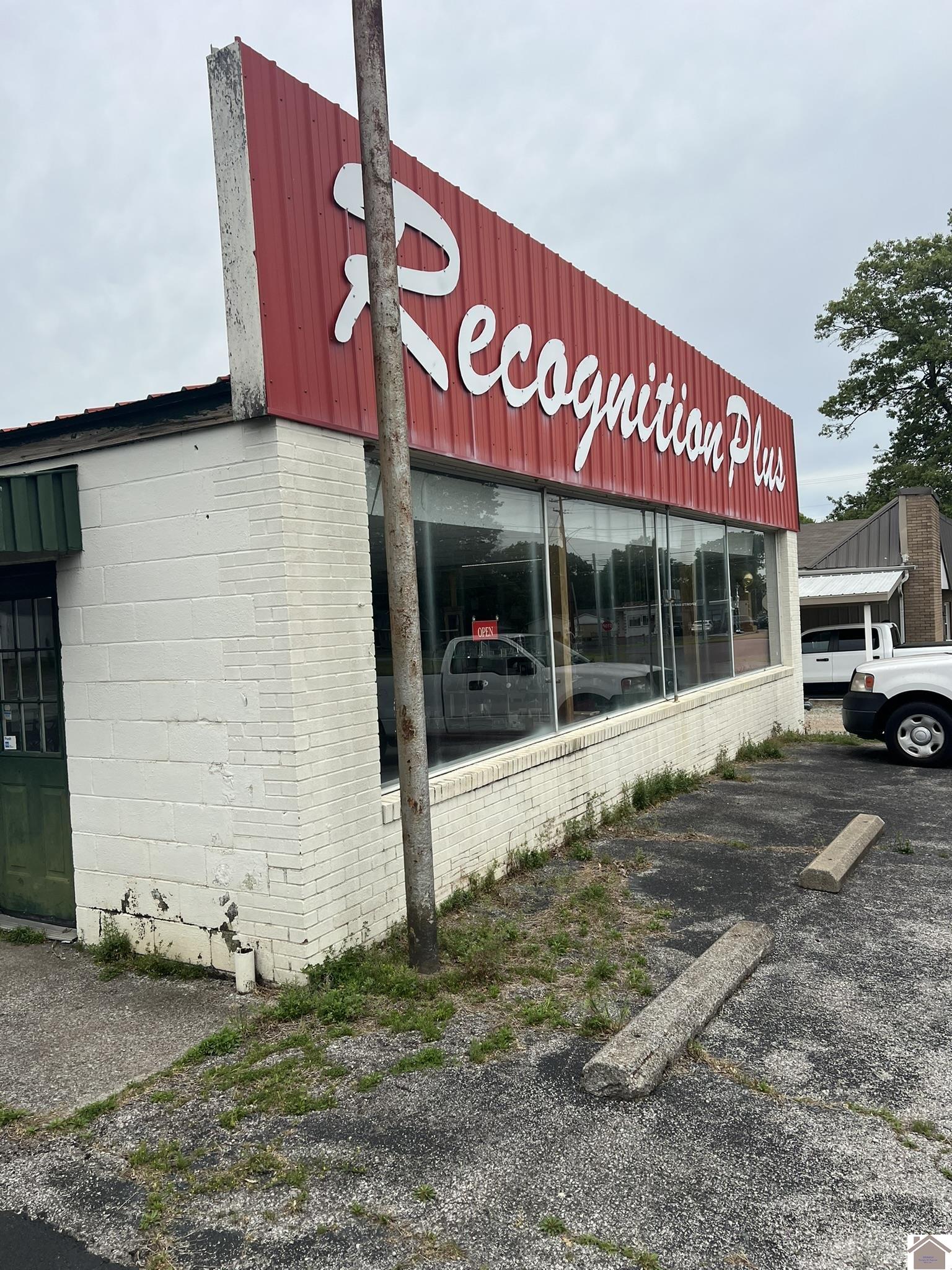 Photo 1 of 15 — 3215 Central Ave, Paducah, KY 42003