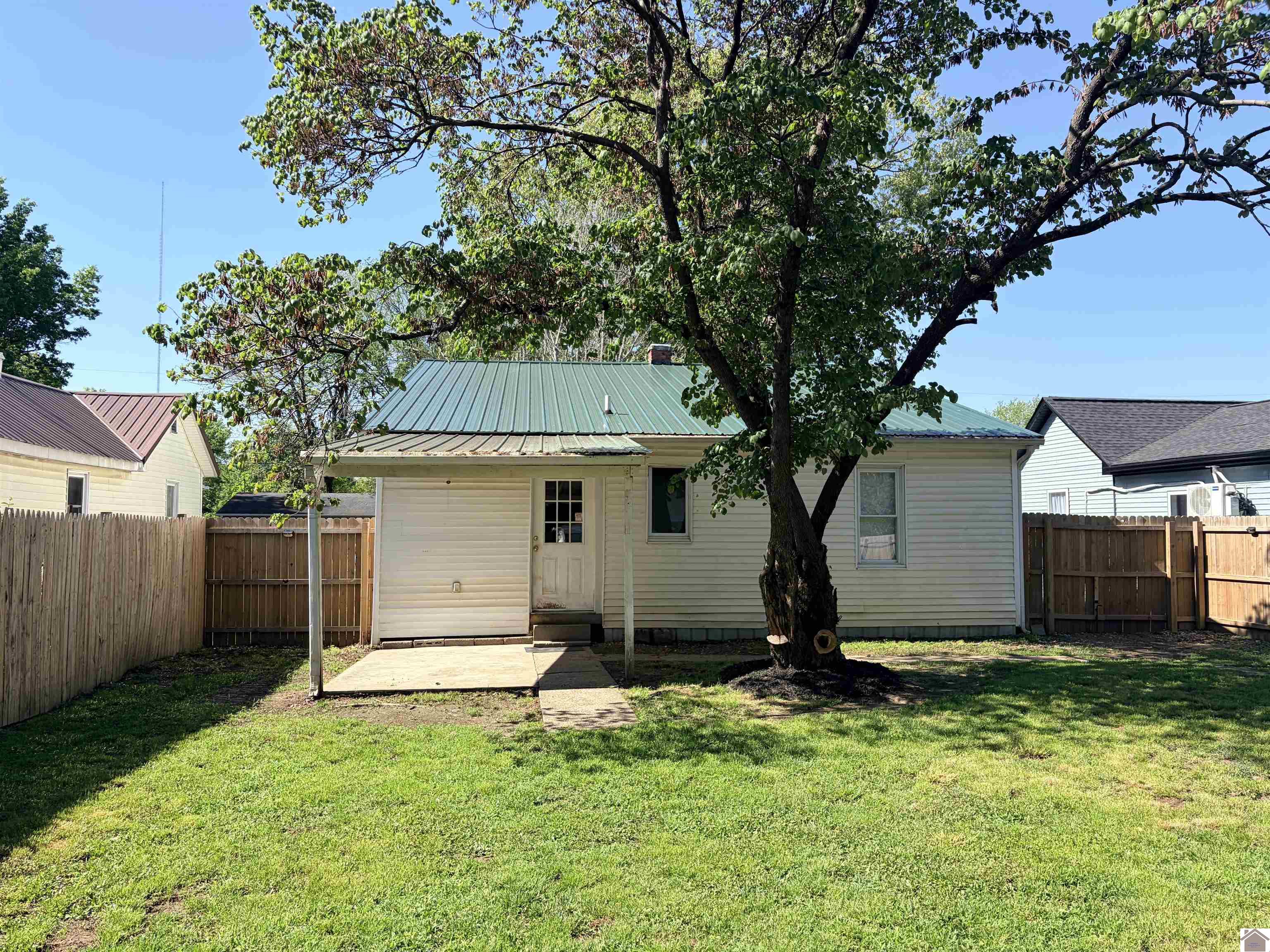 1113 Markham