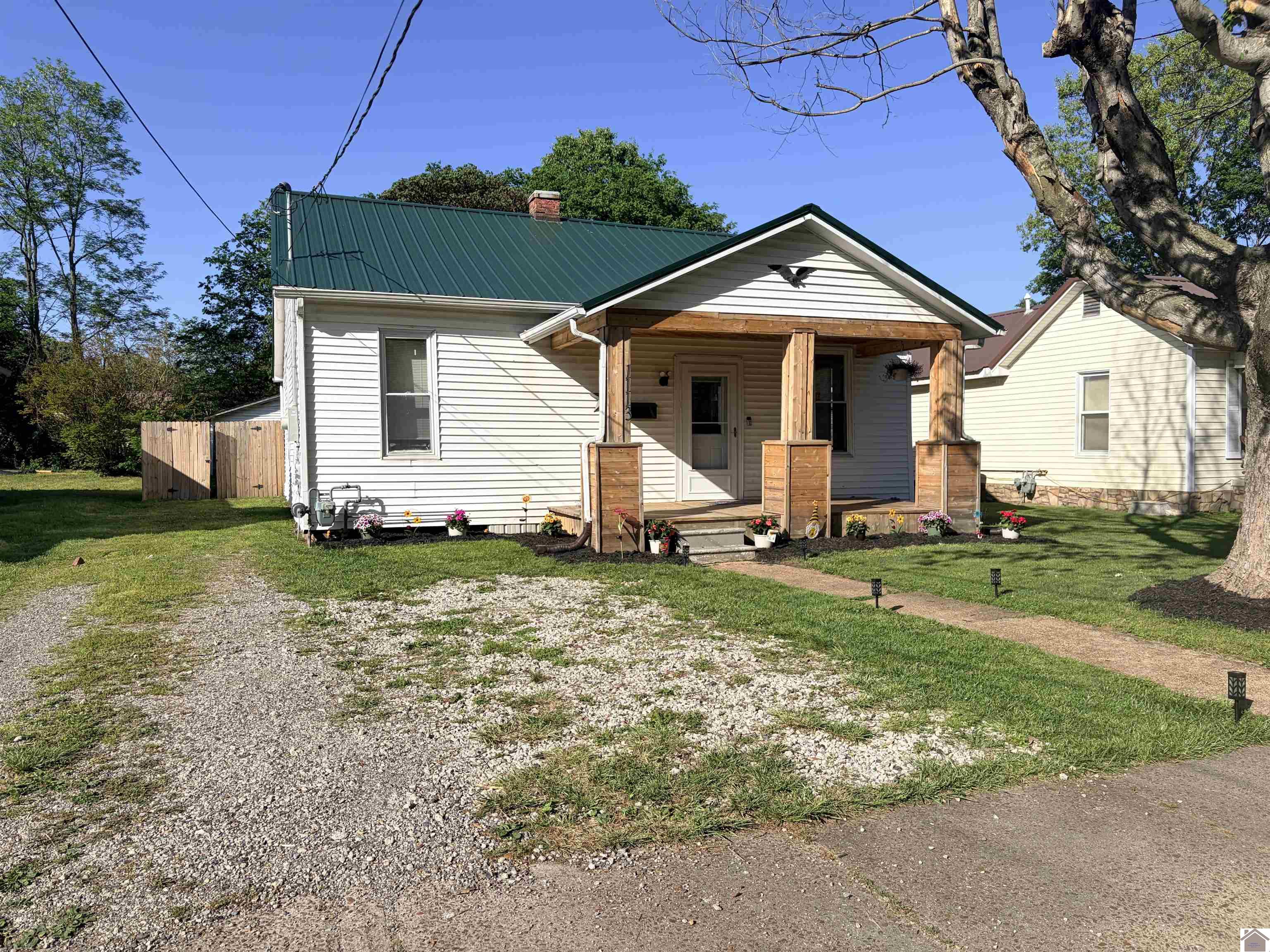 1113 Markham