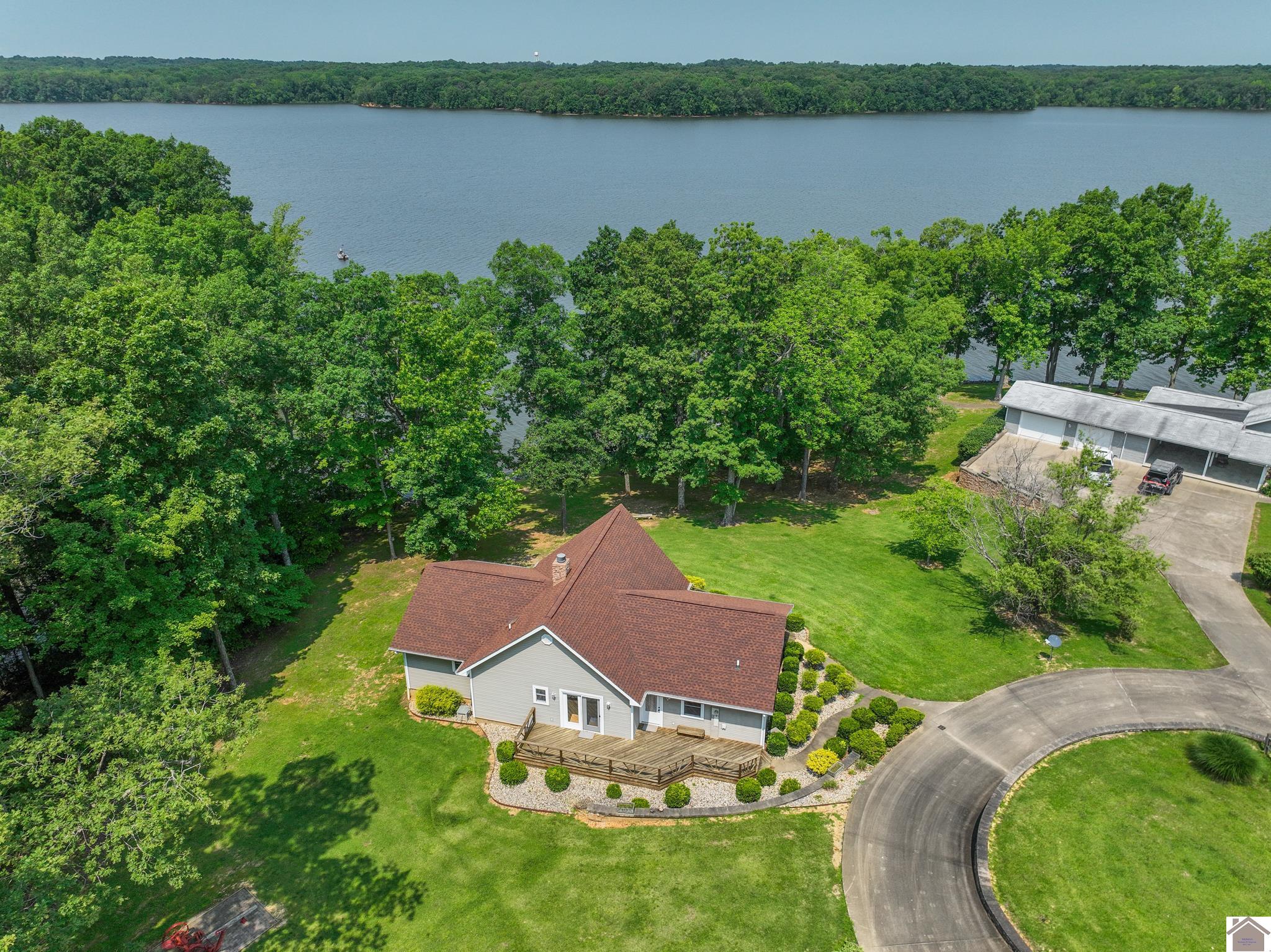 395 Shelton Lane
