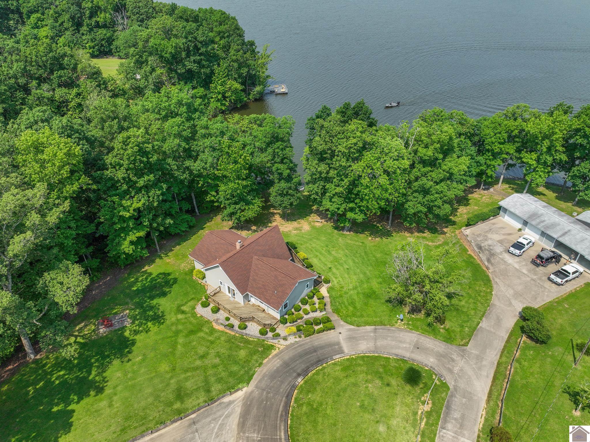 395 Shelton Lane