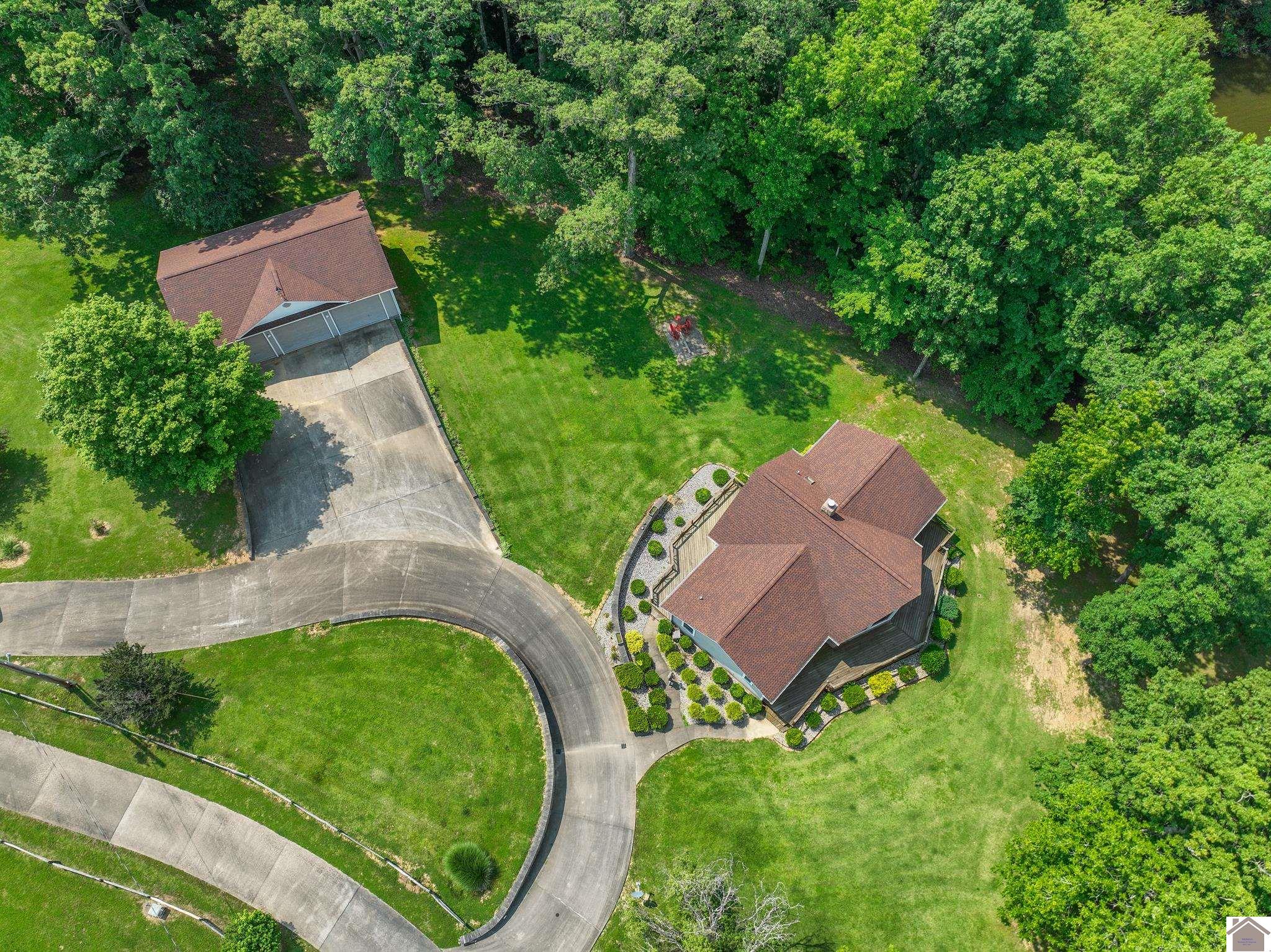 395 Shelton Lane