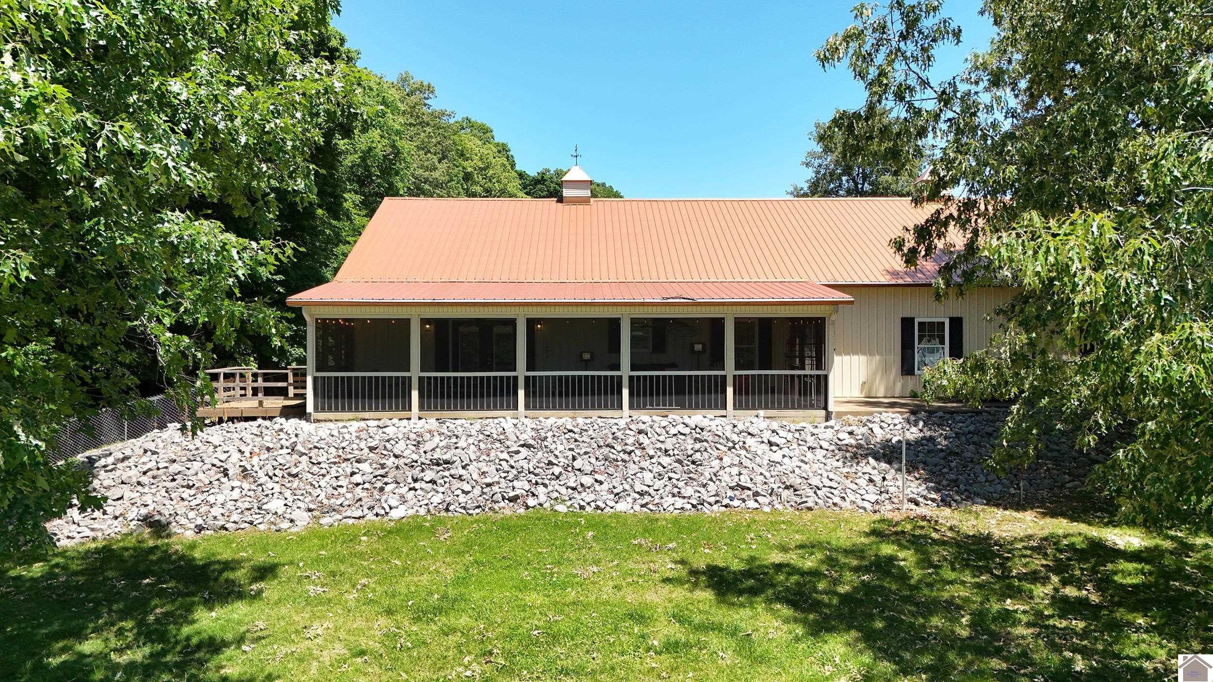 445 Dianne Drive