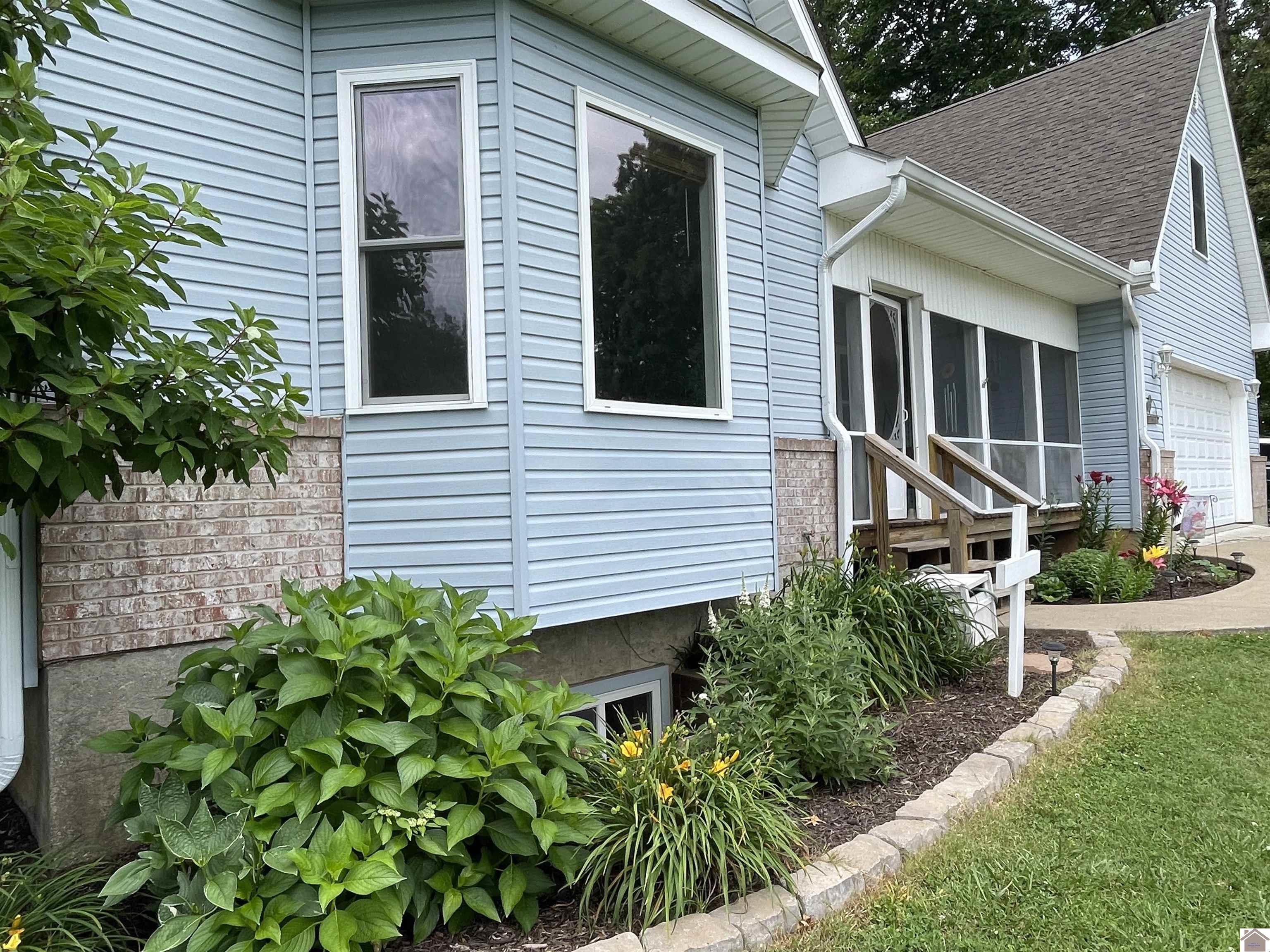448 Bayshore Dr