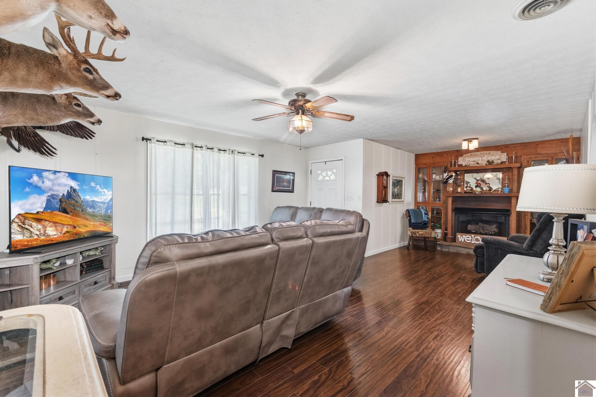 1005 Vaughn Road
