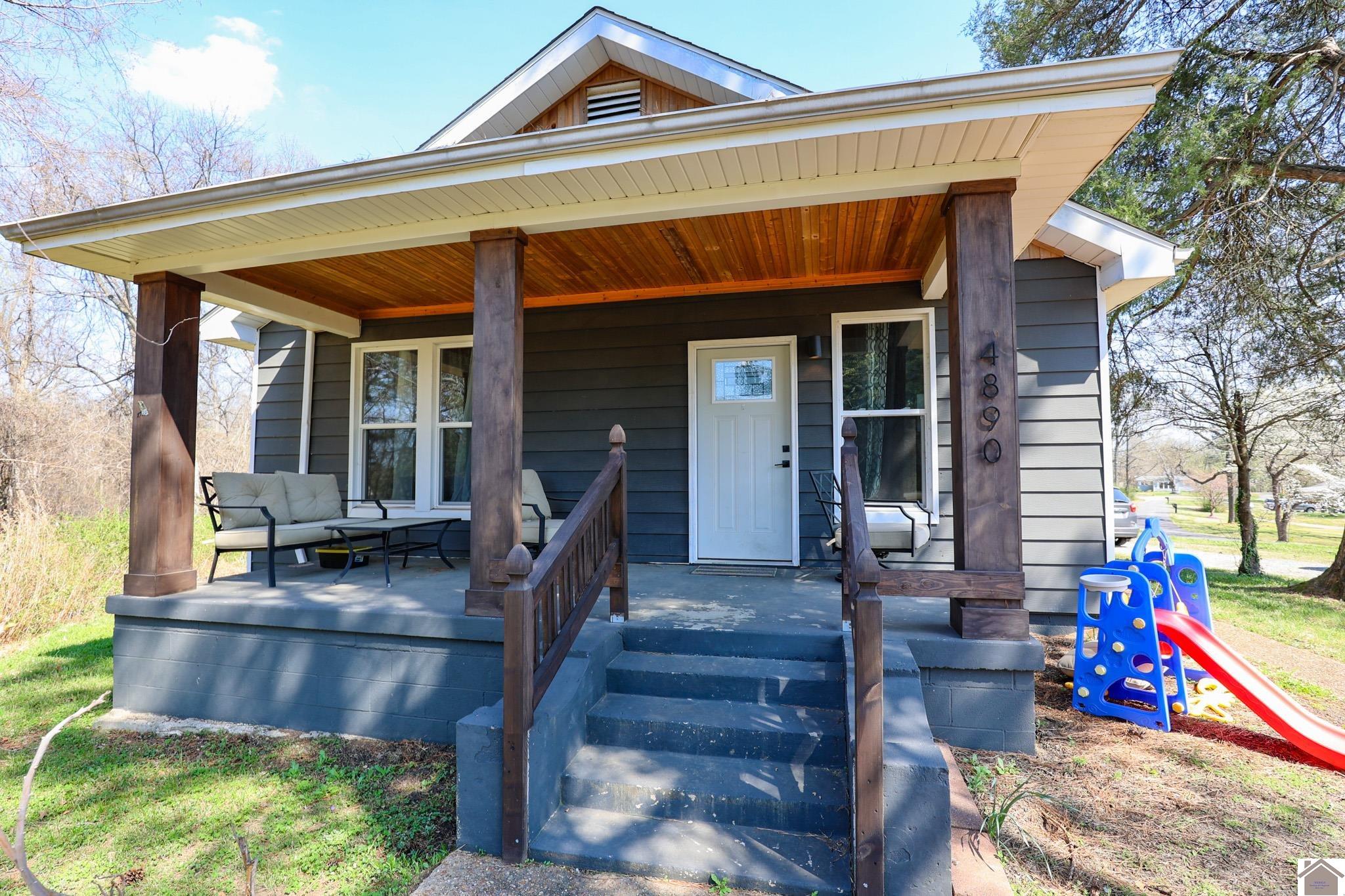 4890 Hendron Rd