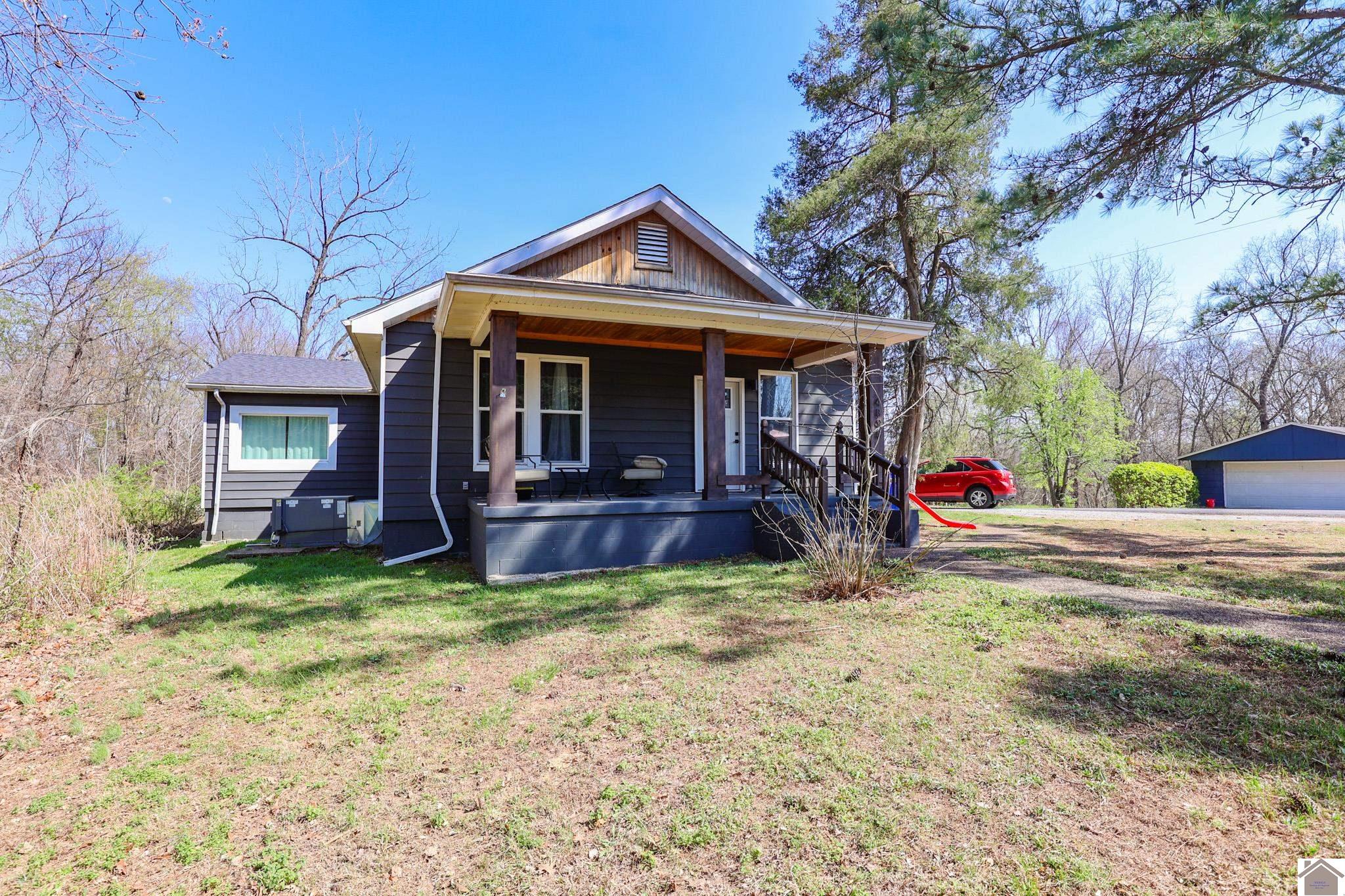 4890 Hendron Rd