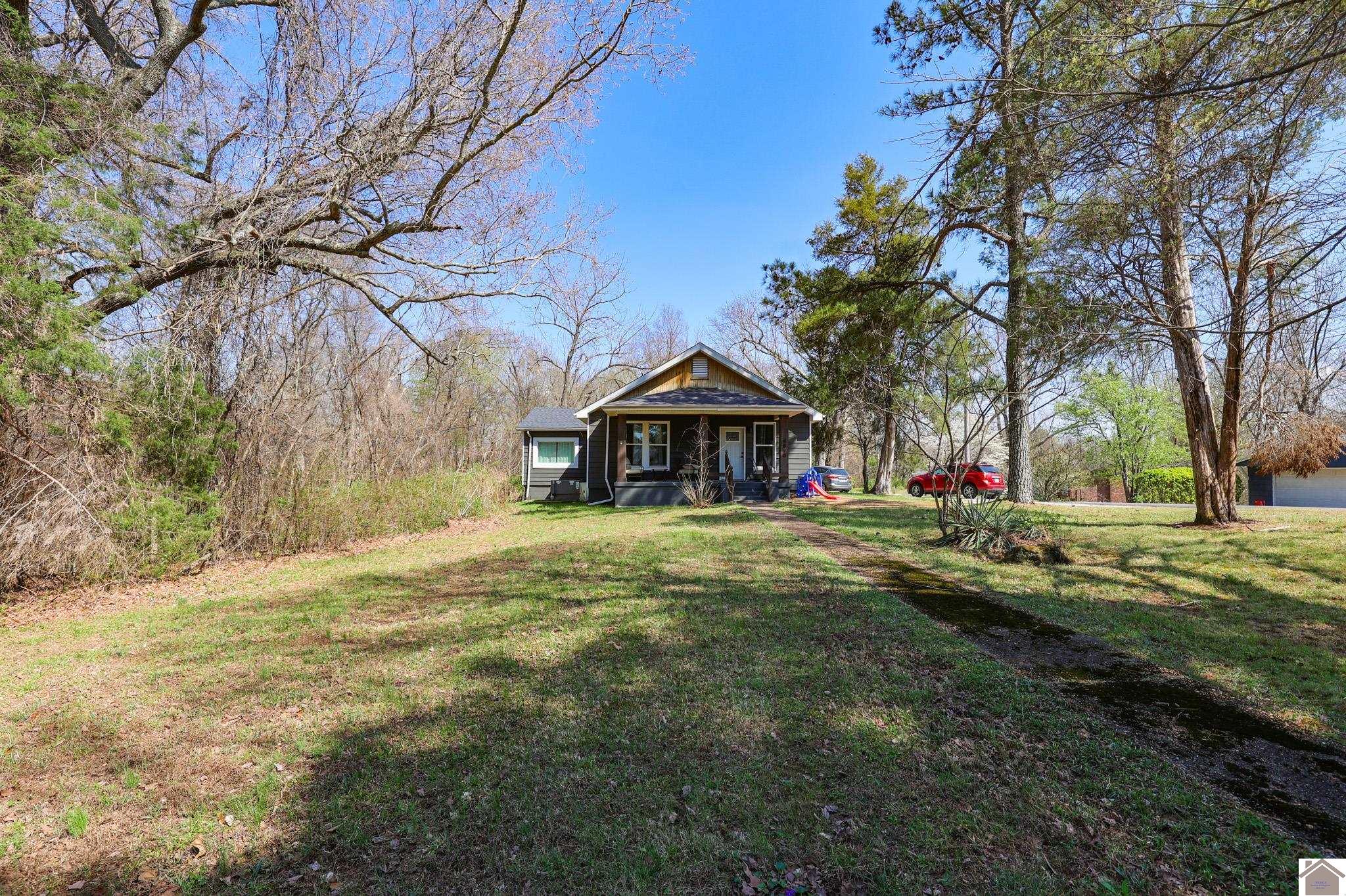 4890 Hendron Rd