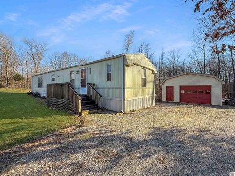 187 Wallace Cemetery Rd Cadiz KY 42211