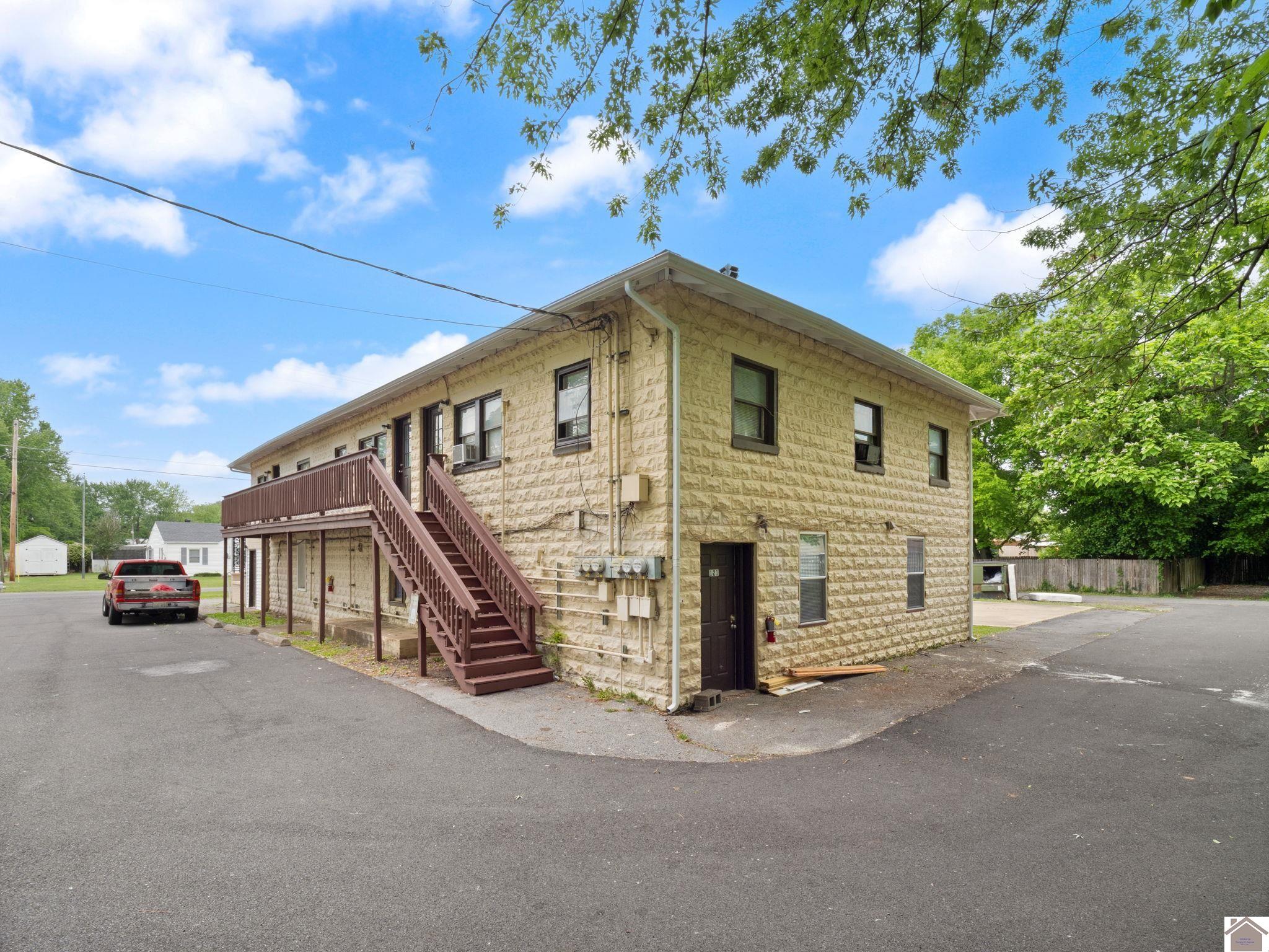 Photo 1 of 37 — 1933 S 28th St., Paducah, KY 42001