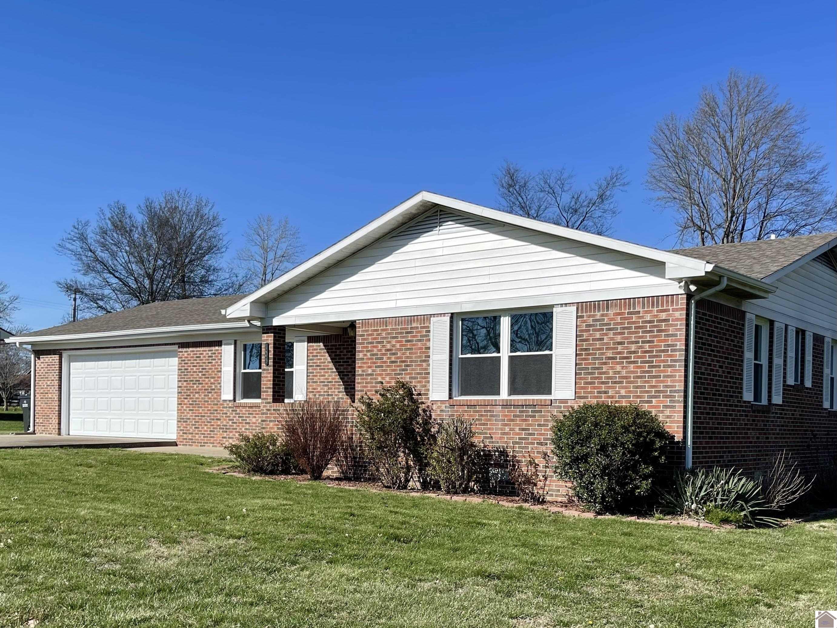 105 Troon Dr.