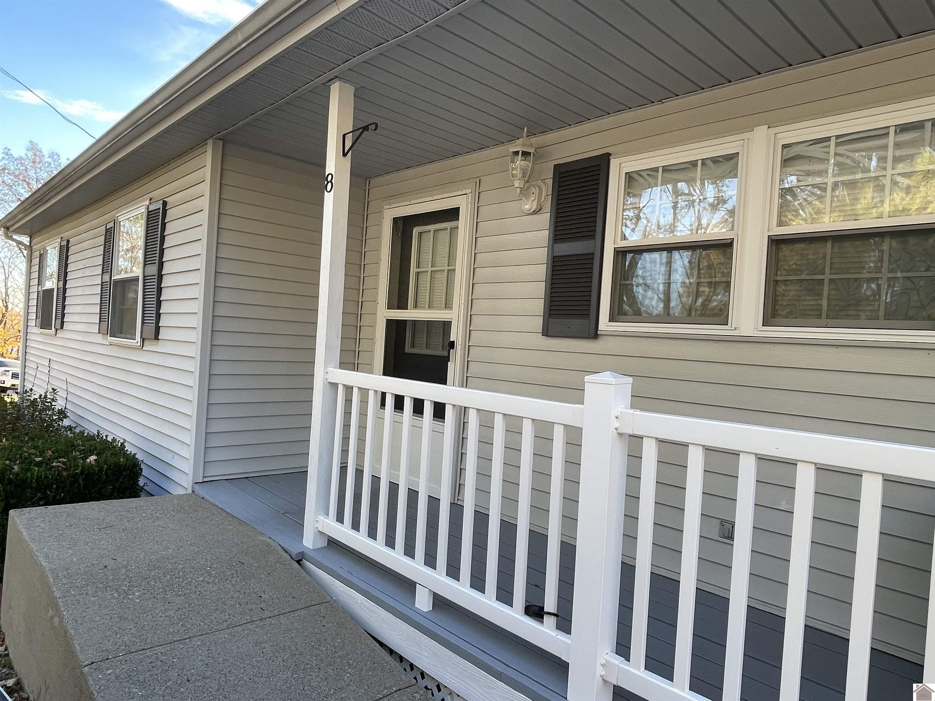 8 Edgewater Dr