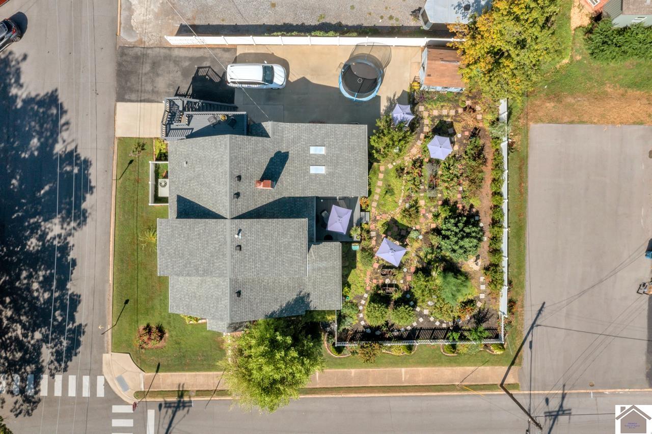 102 S 6th Street