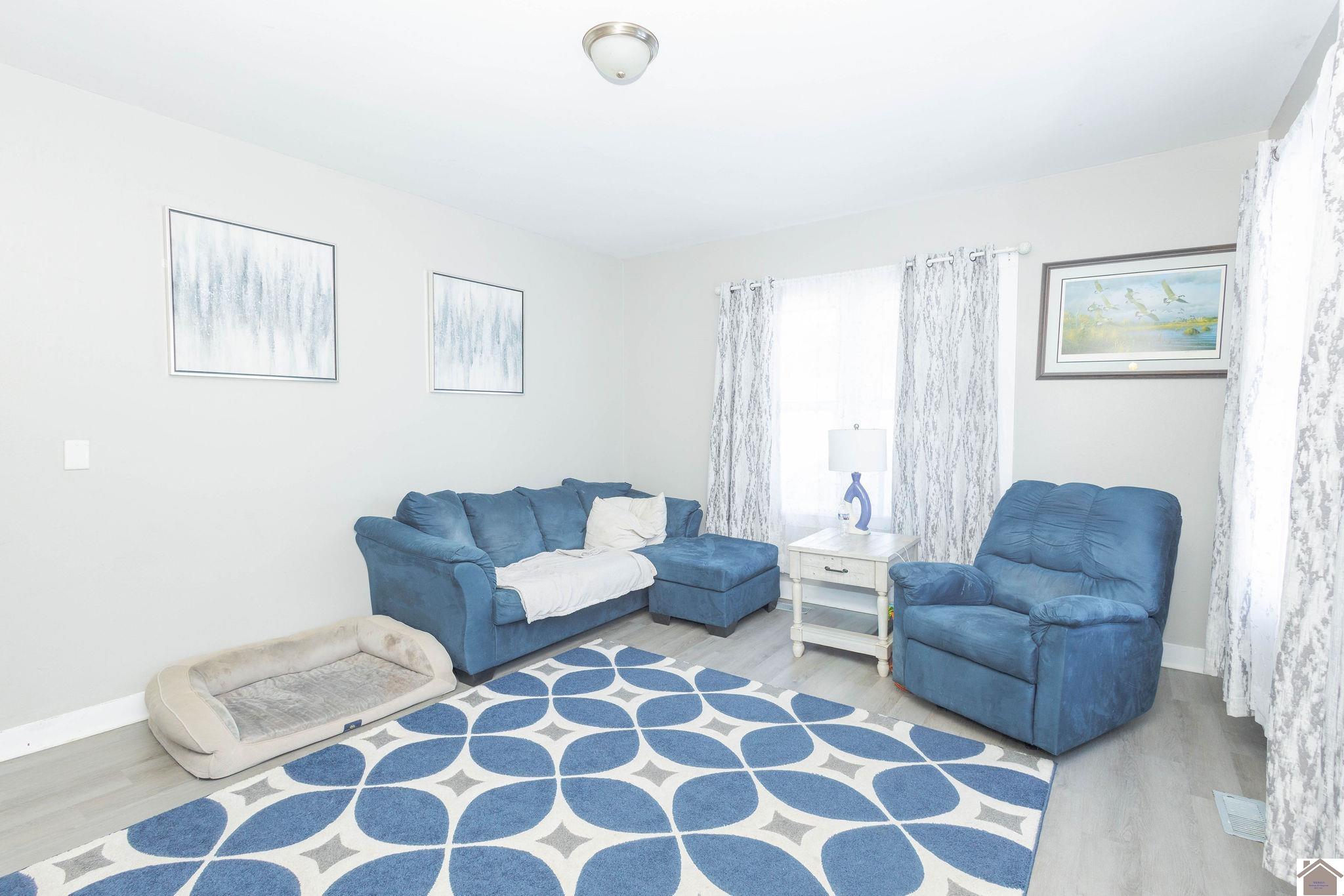 402 W Highland Drive