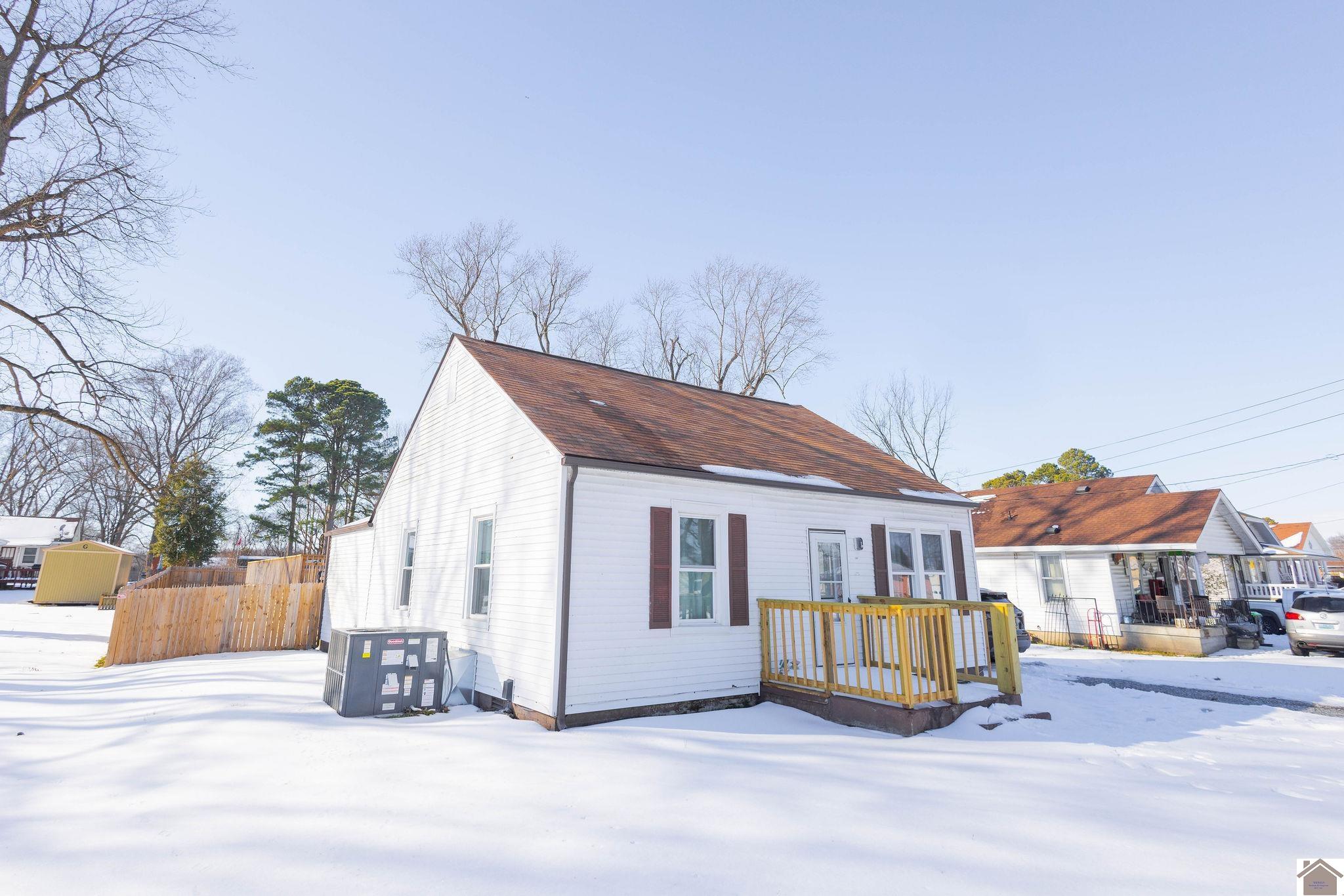 402 W Highland Drive