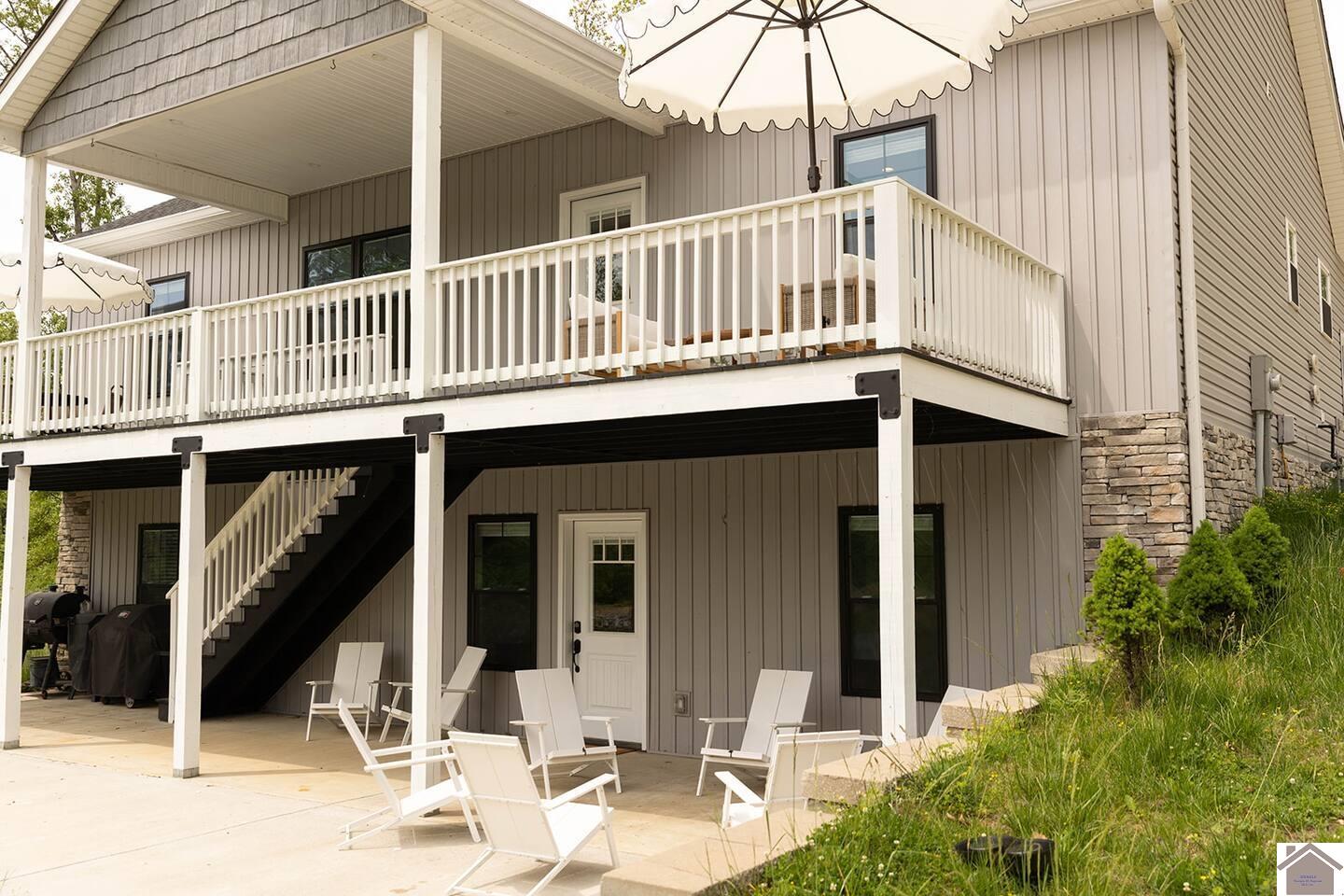 65 Vista Dr
