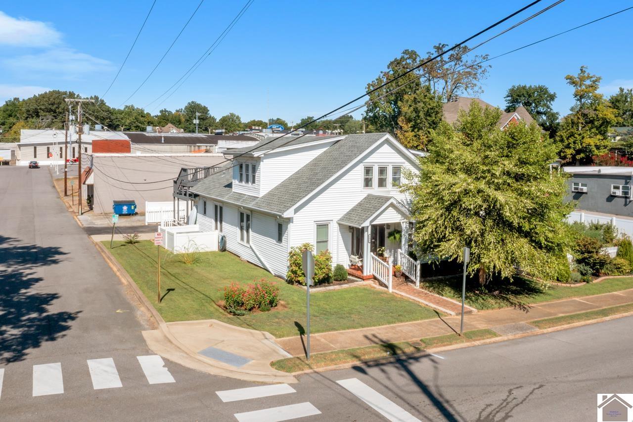 102 S 6th Street