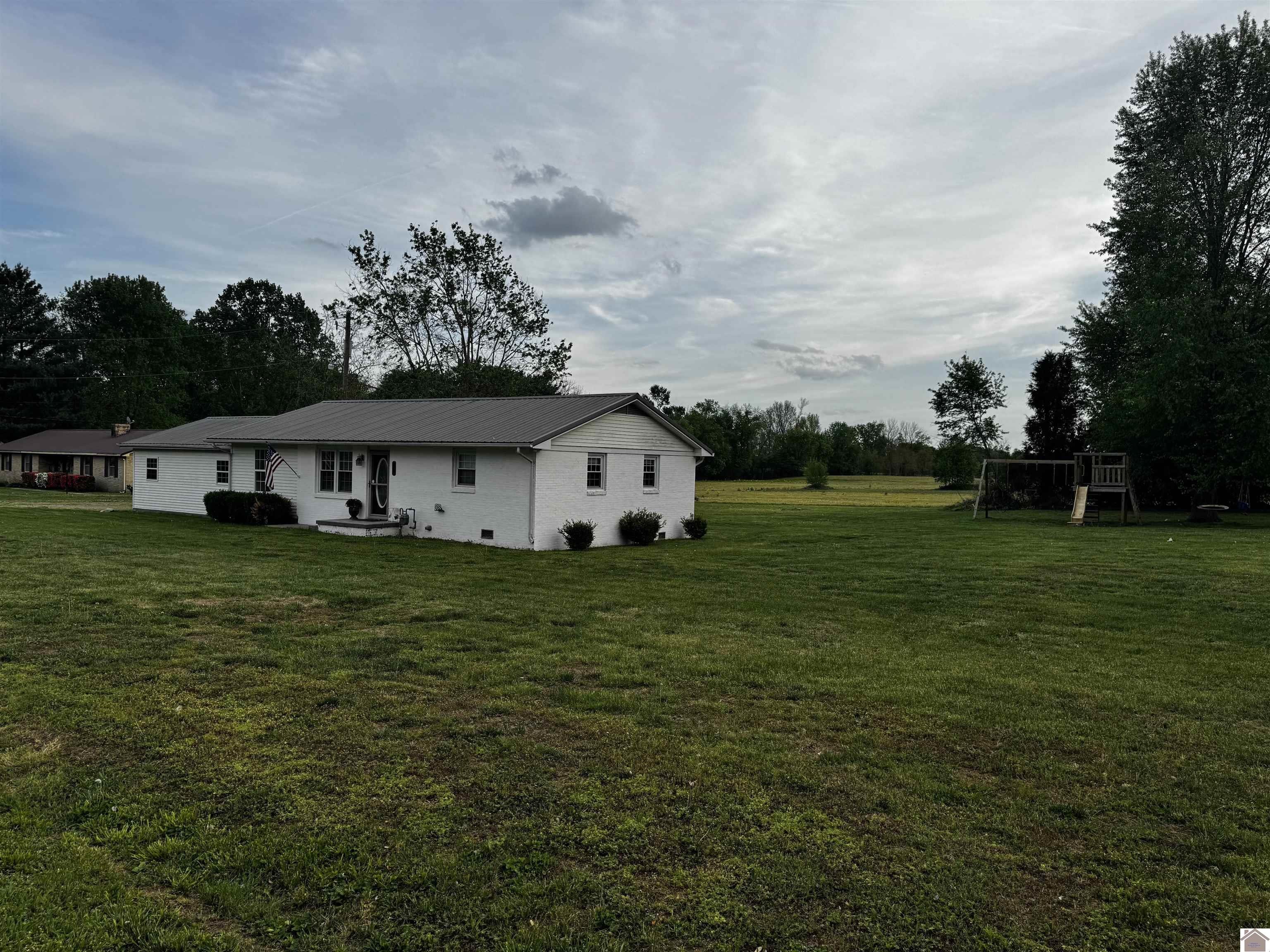 307 W Wyatt Street, Fredonia, KY 42411