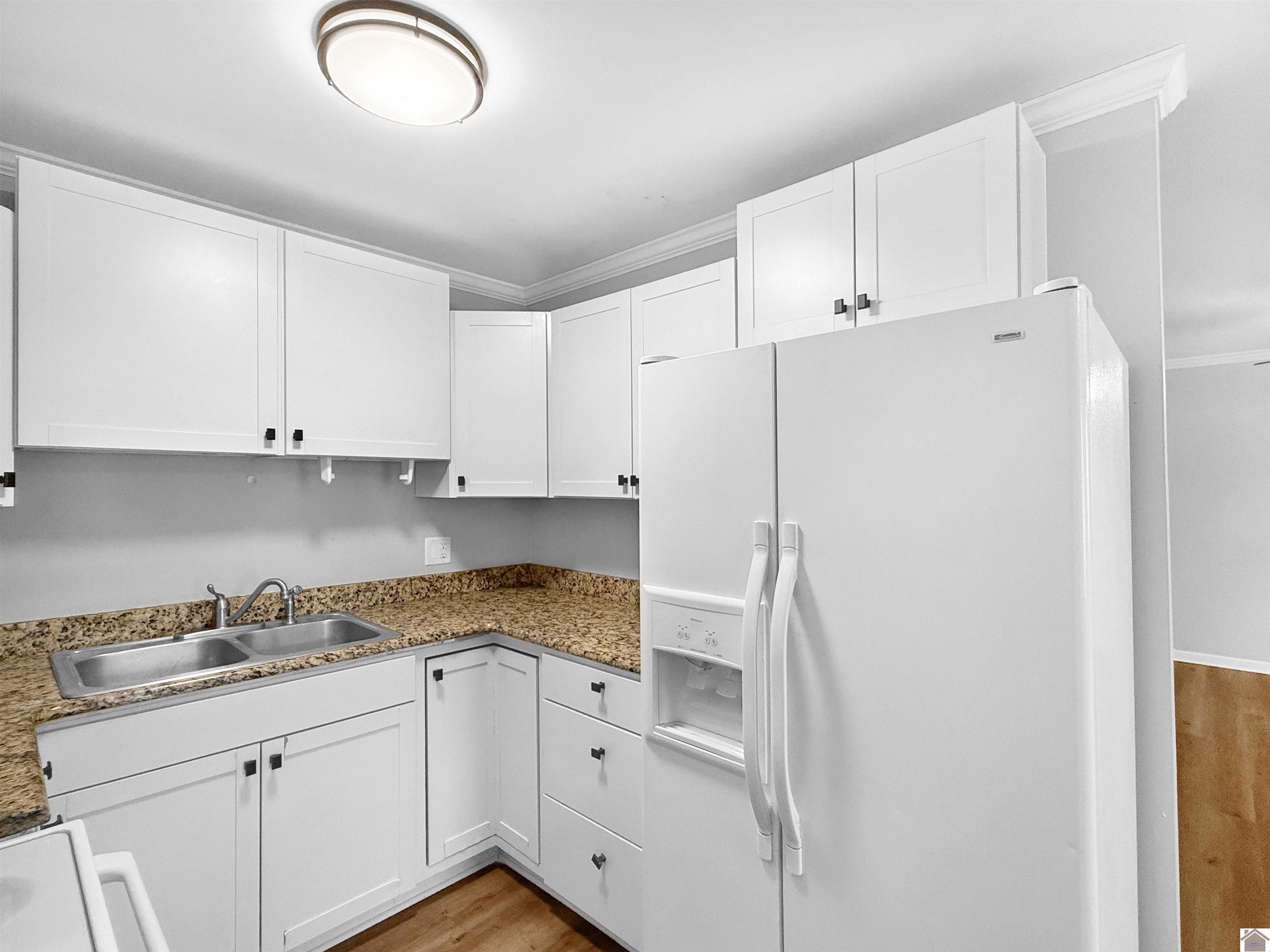 1505 B Clayshire