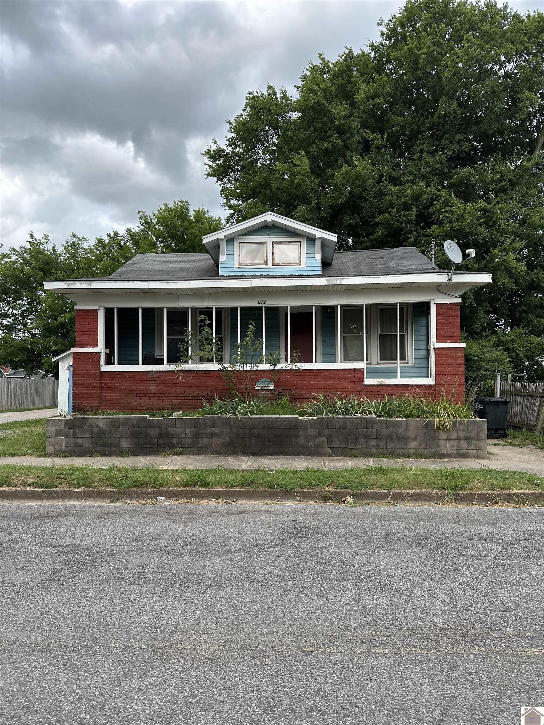 Photo 1 of 16 — 612 N 11th, Paducah, KY 42001