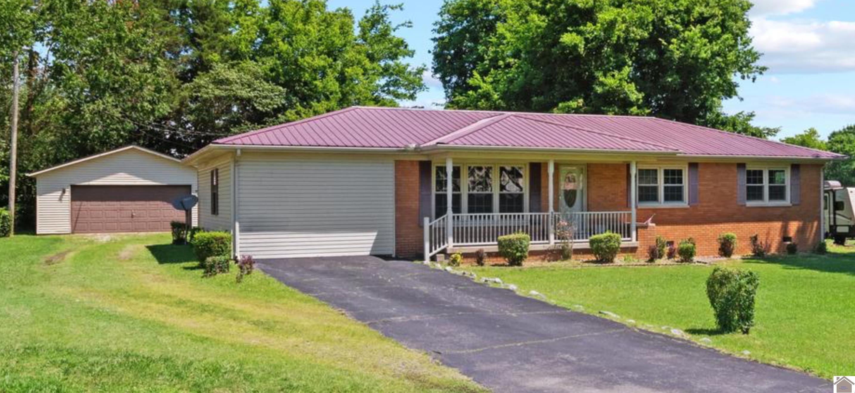 Photo 1 of 26 — 125 Grogan Circle, Paducah, KY 42003