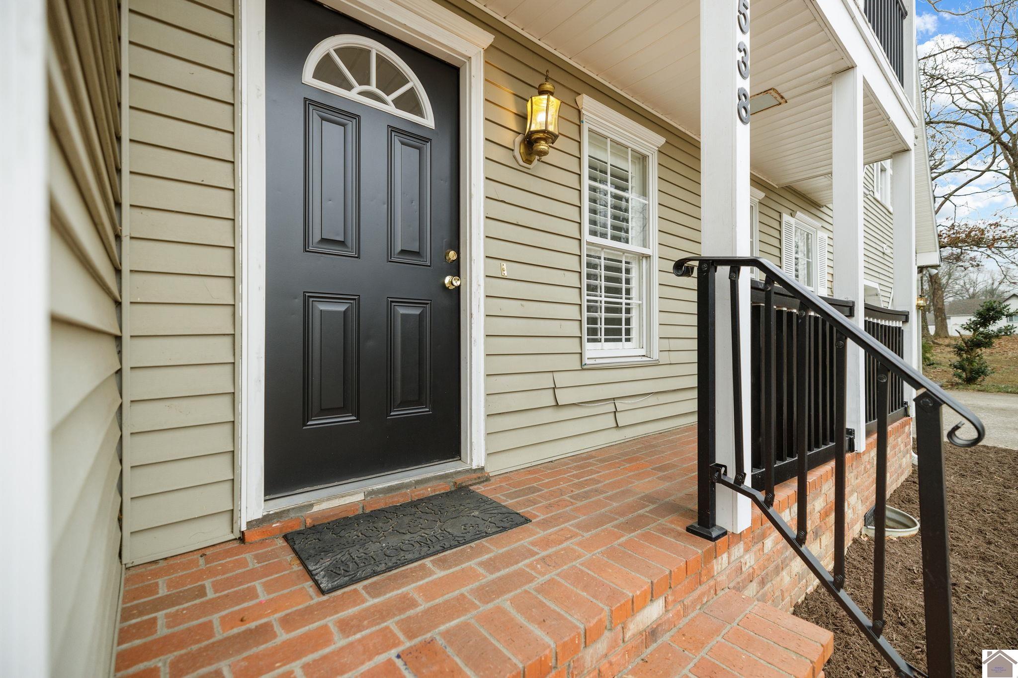 538 S Robertson Road