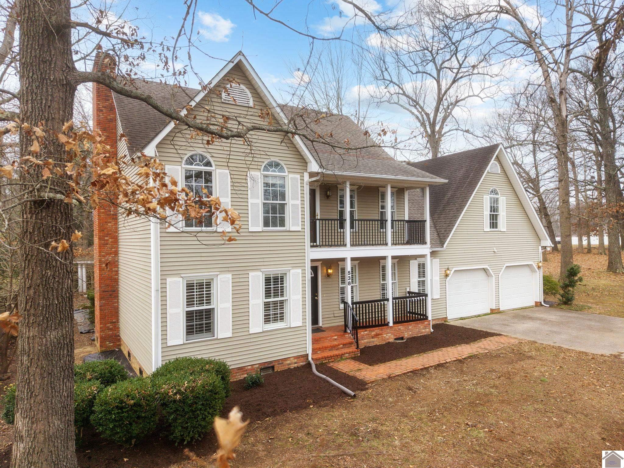 538 S Robertson Road