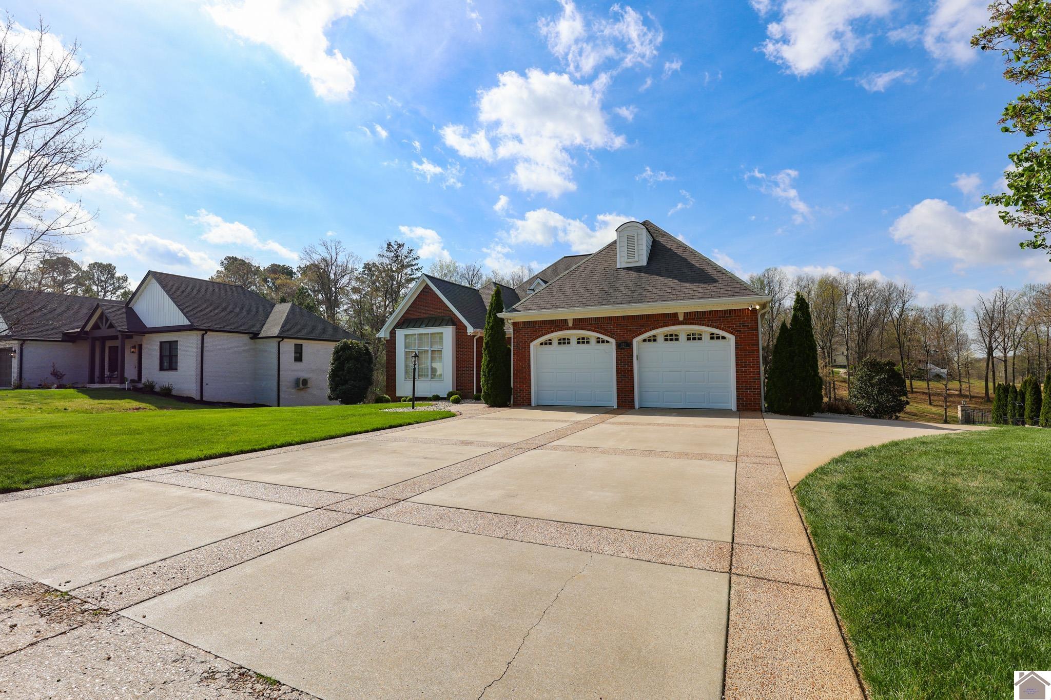 225 Forest Ridge Cv