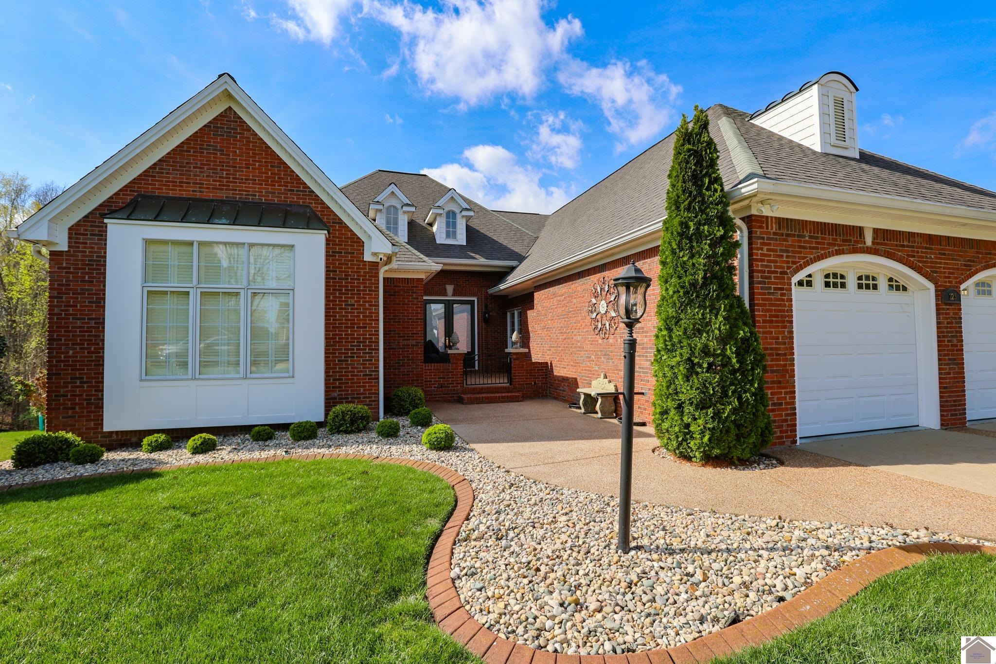225 Forest Ridge Cv