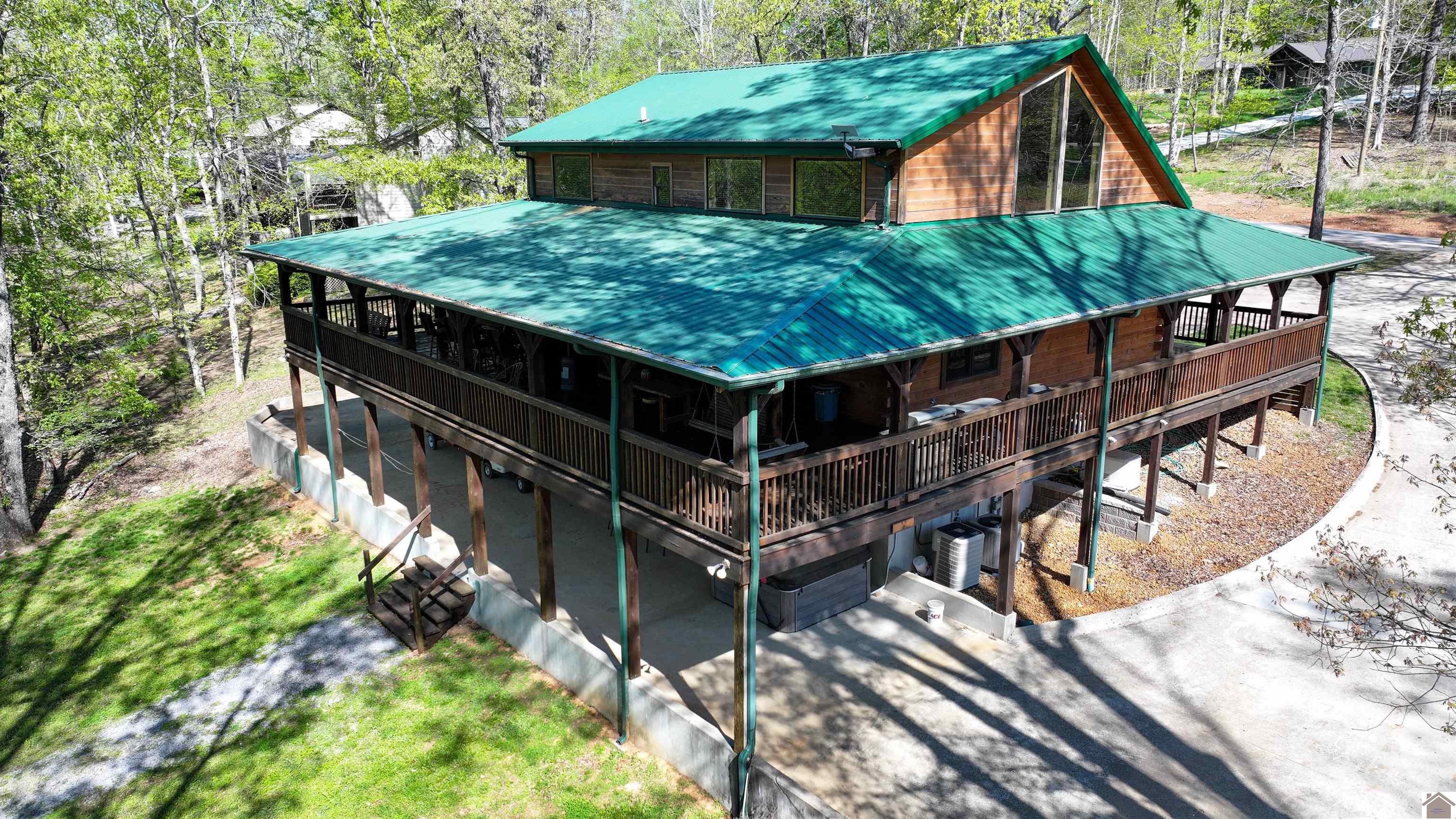 283 Holiday Way