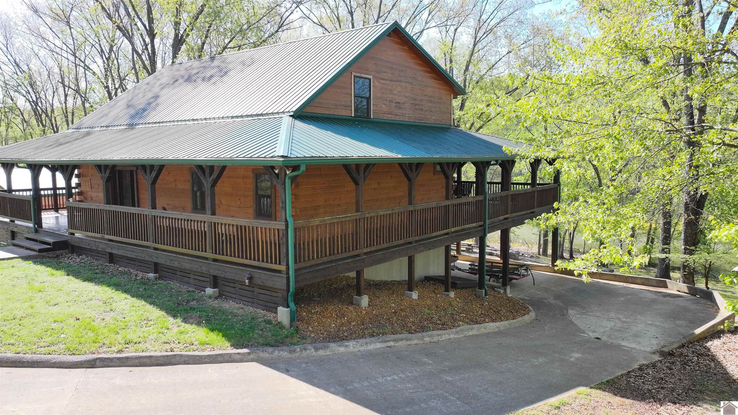 283 Holiday Way
