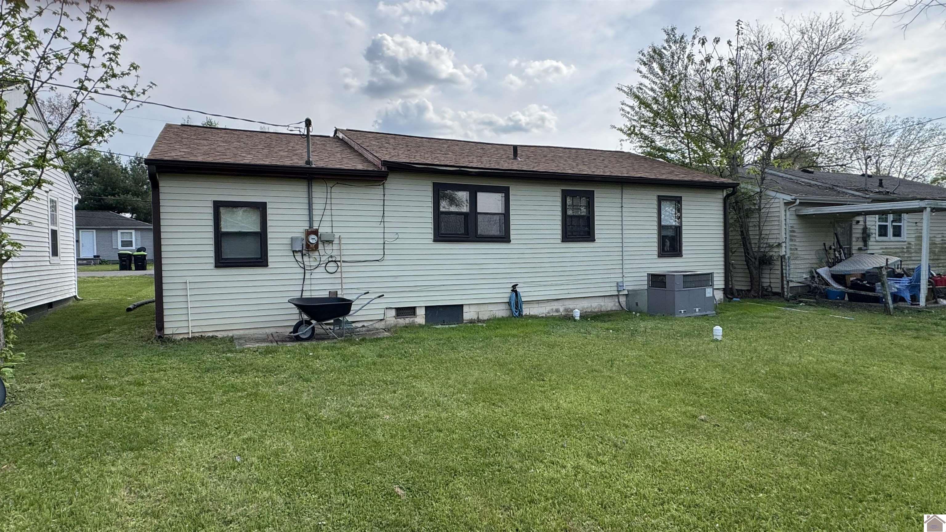 407 HAROLD KING DR.