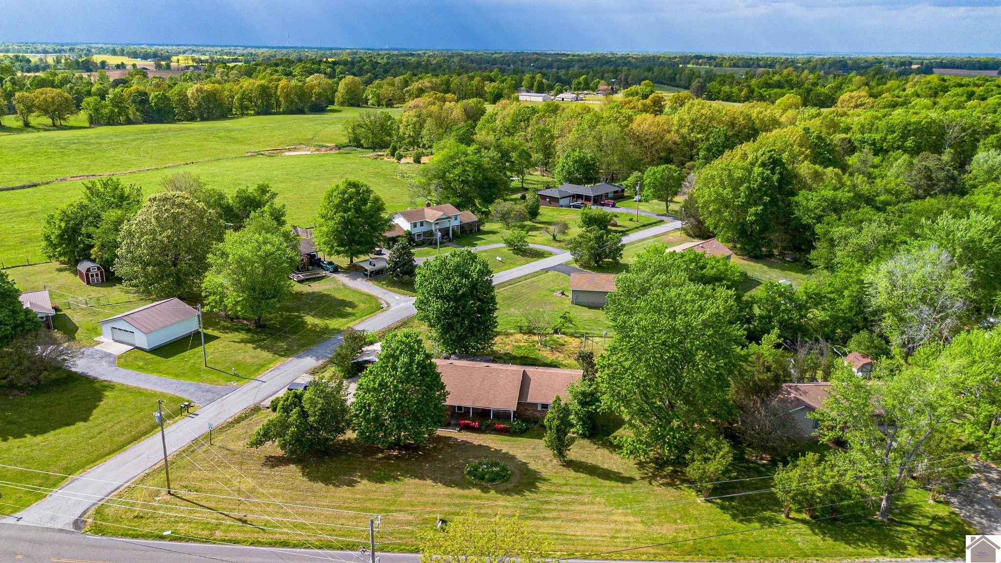 14 Woodland Dr