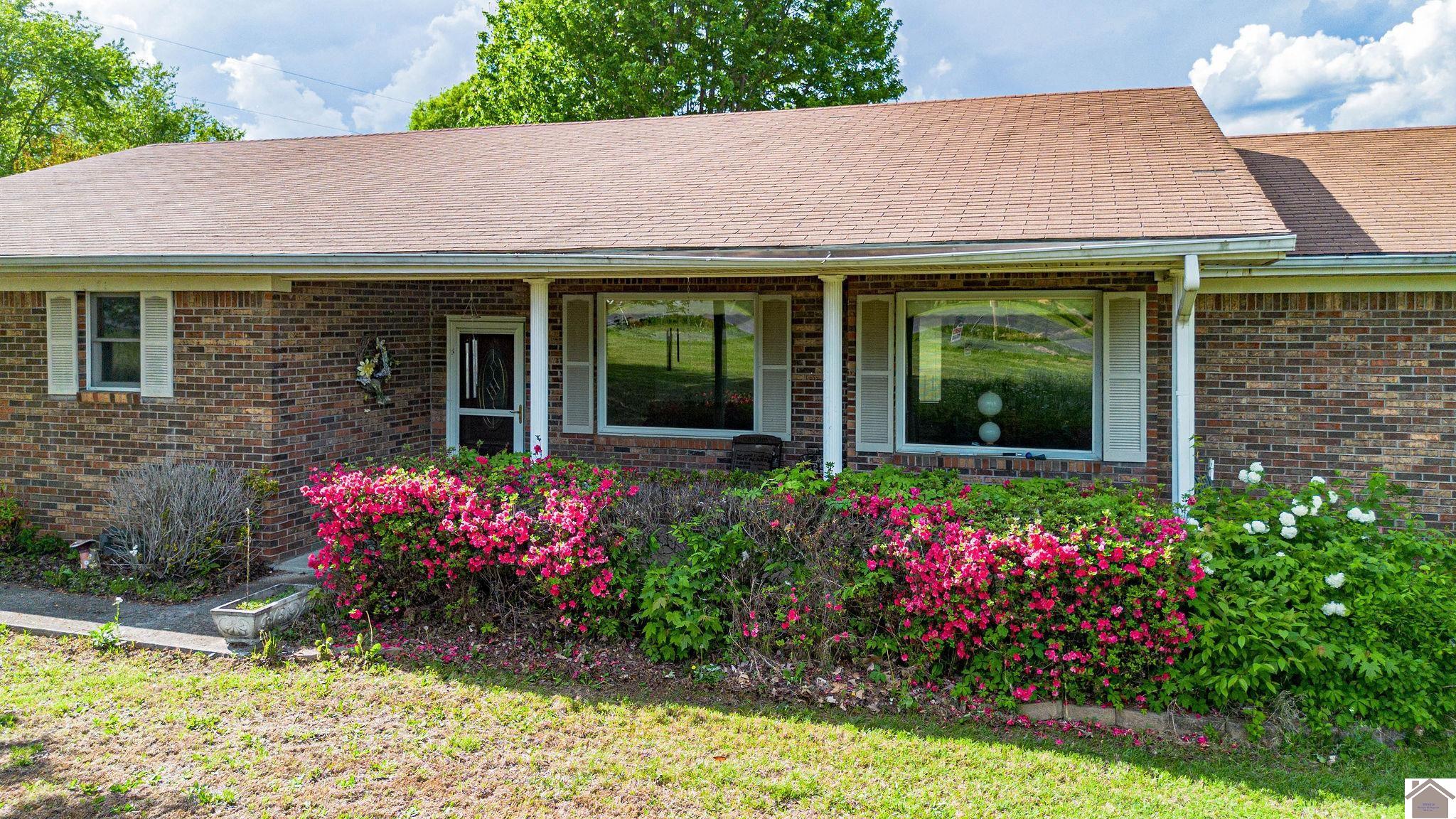 14 Woodland Dr