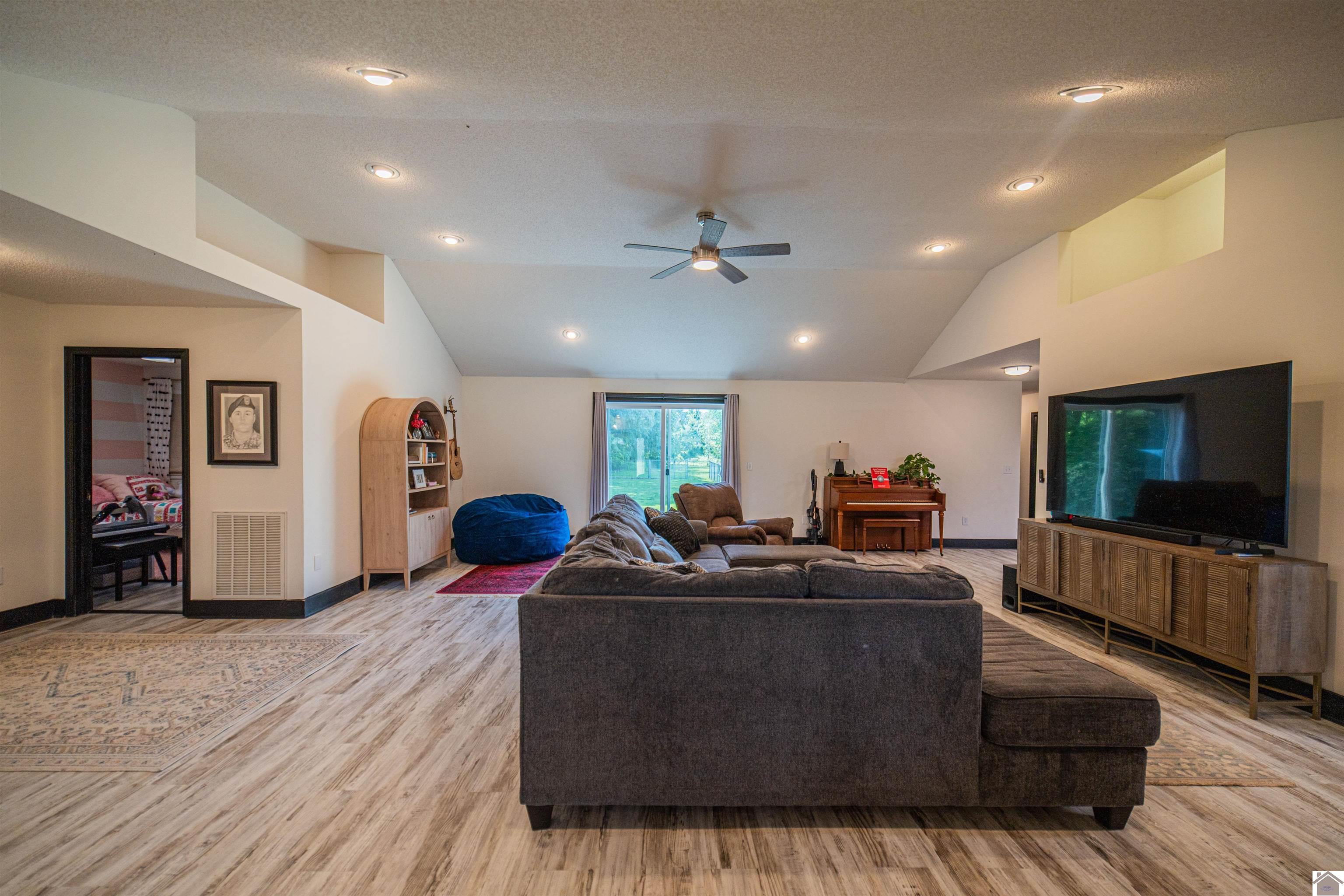 8230 Old Cairo Road