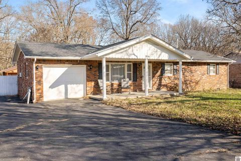 2056 Knob Hill Dr Paducah KY 42003