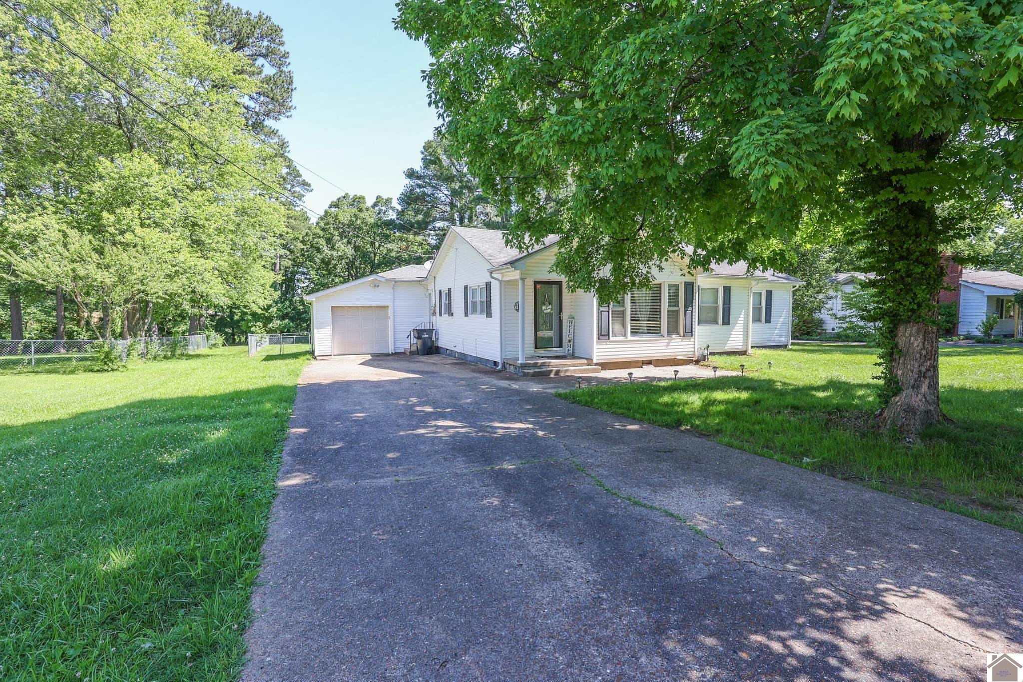 157 Calvert Dr