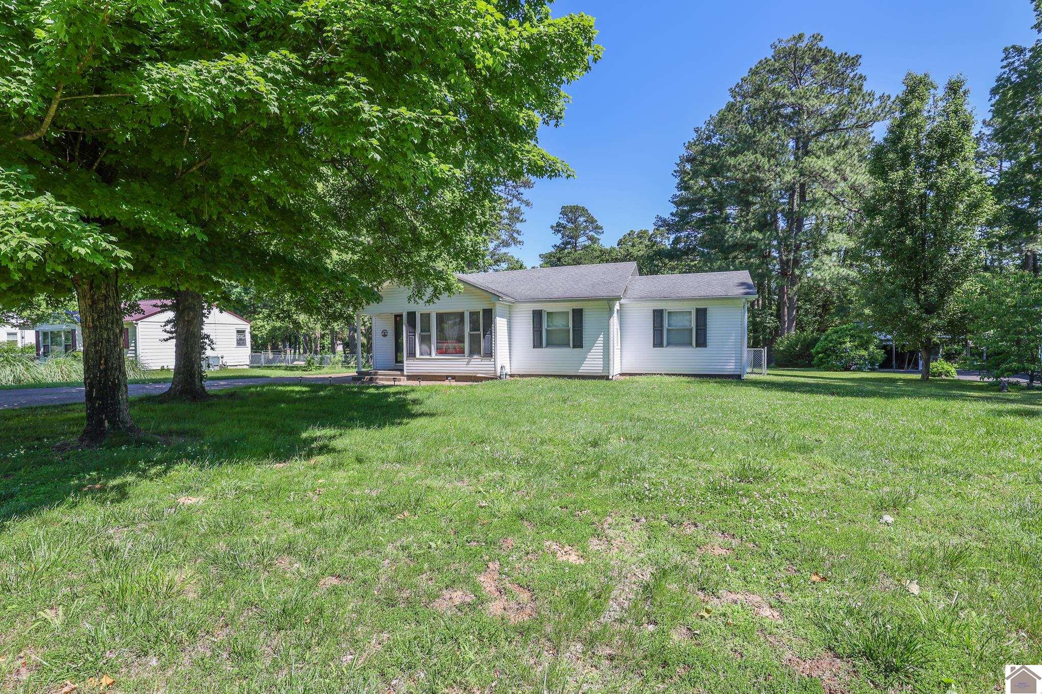 157 Calvert Dr