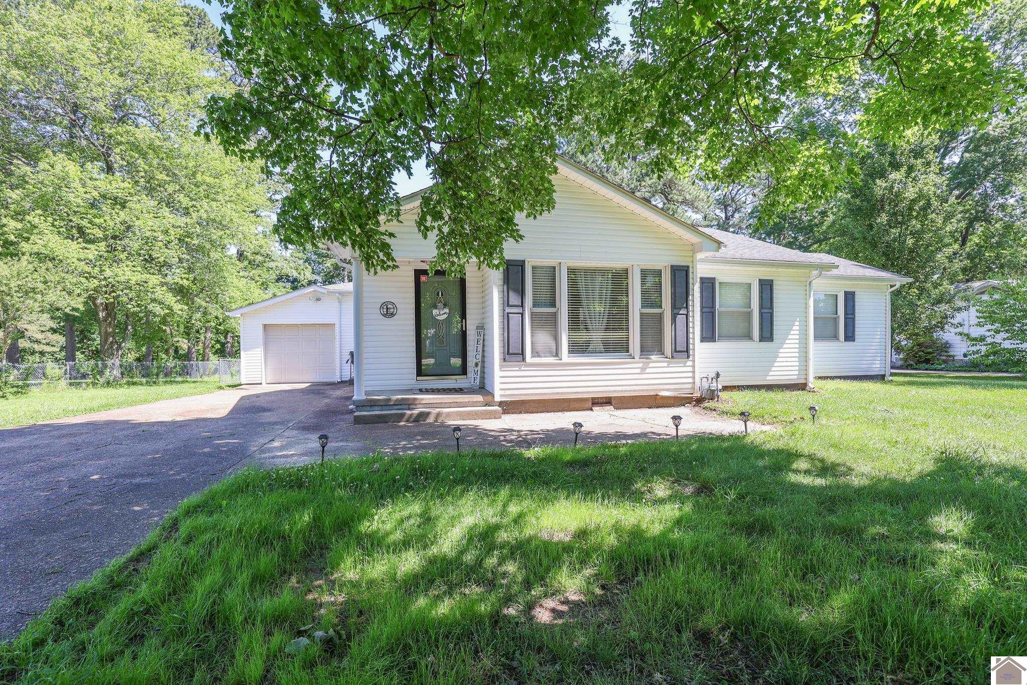 157 Calvert Dr