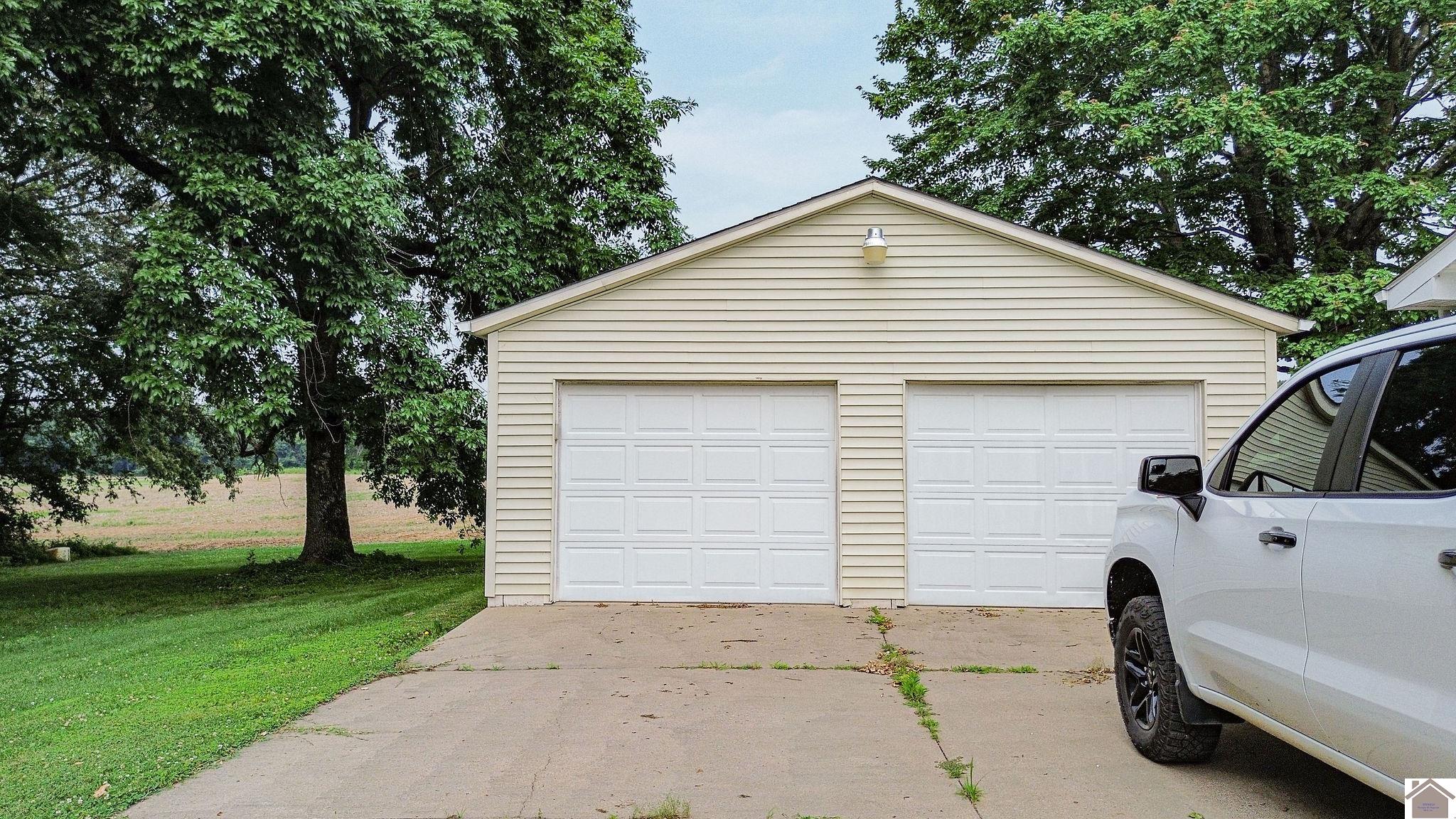 831 County Road 1006