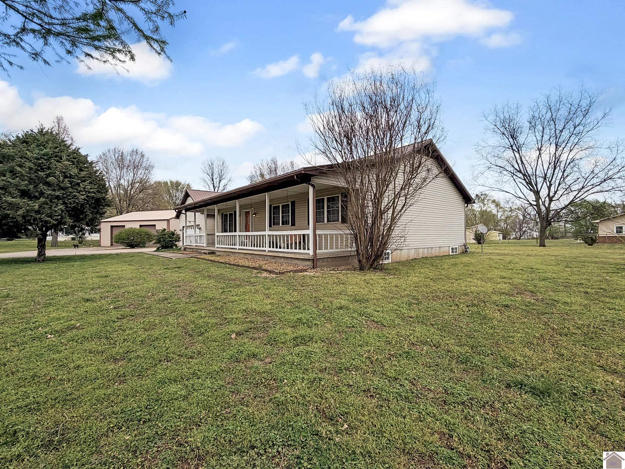 600 County Highway 611