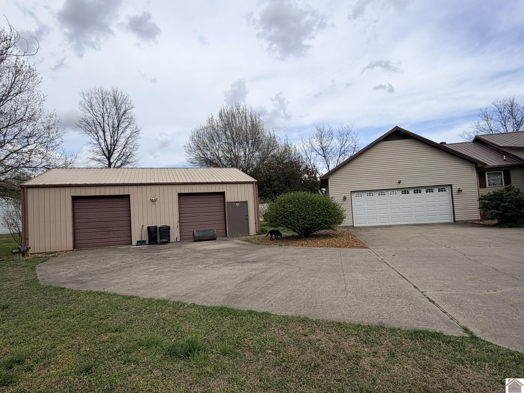 600 County Highway 611