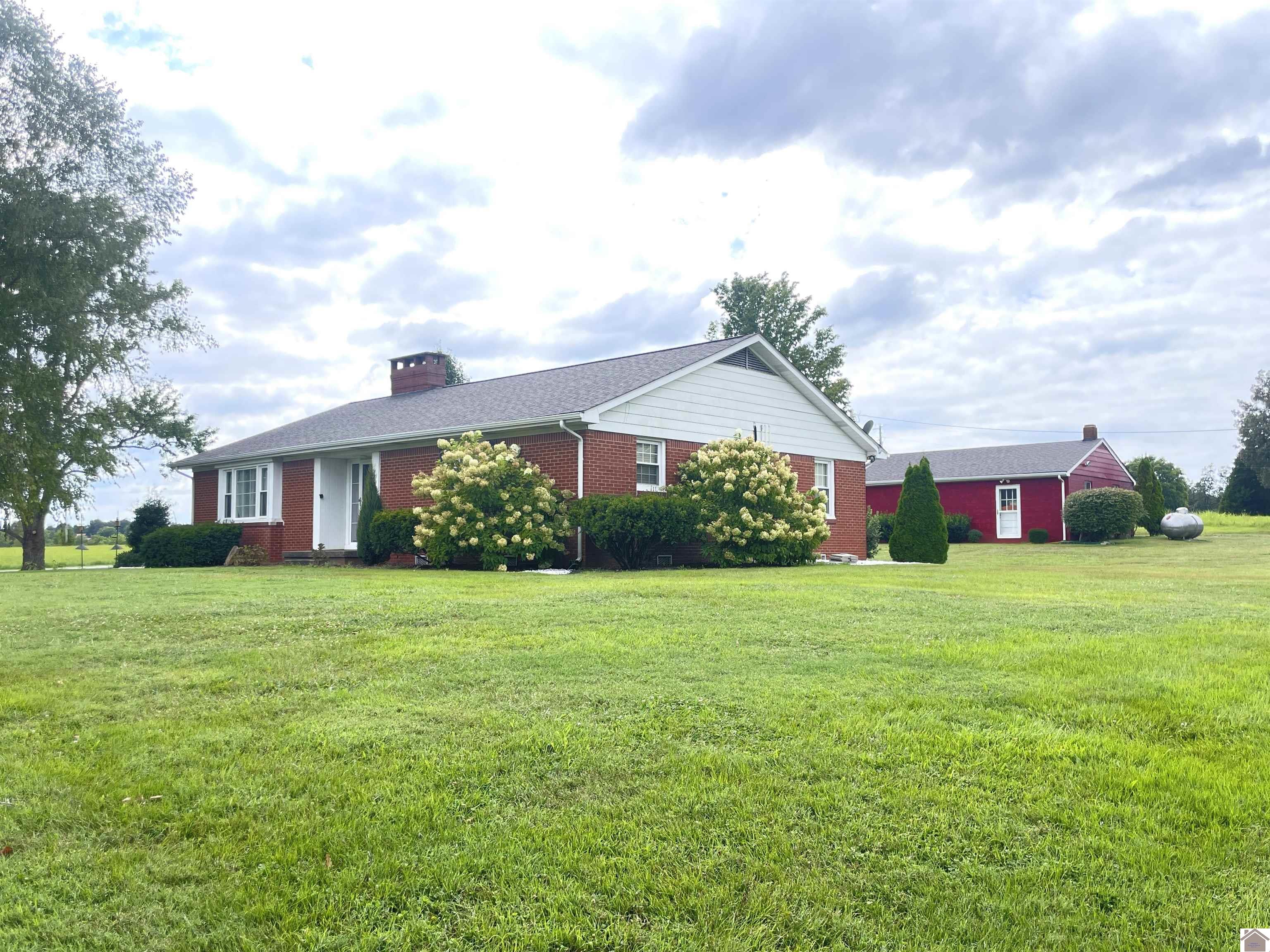 993 Highway 60 W
