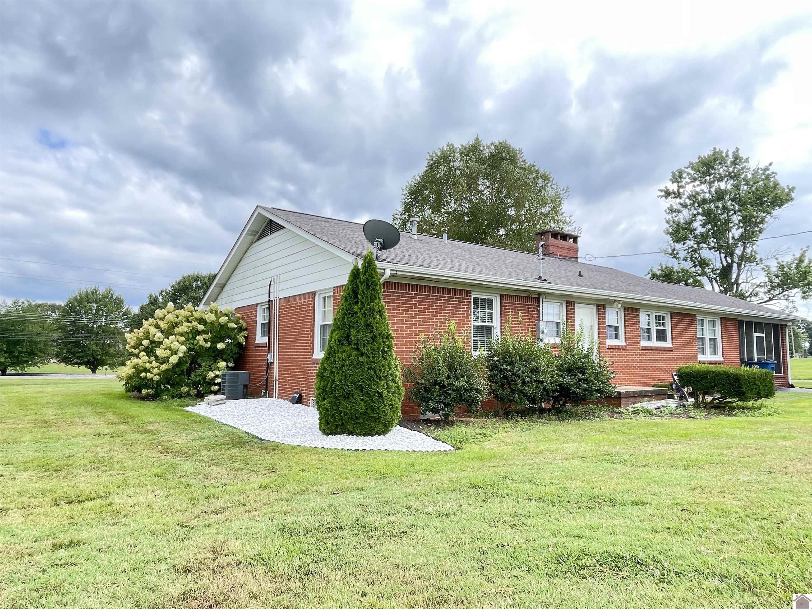 993 Highway 60 W