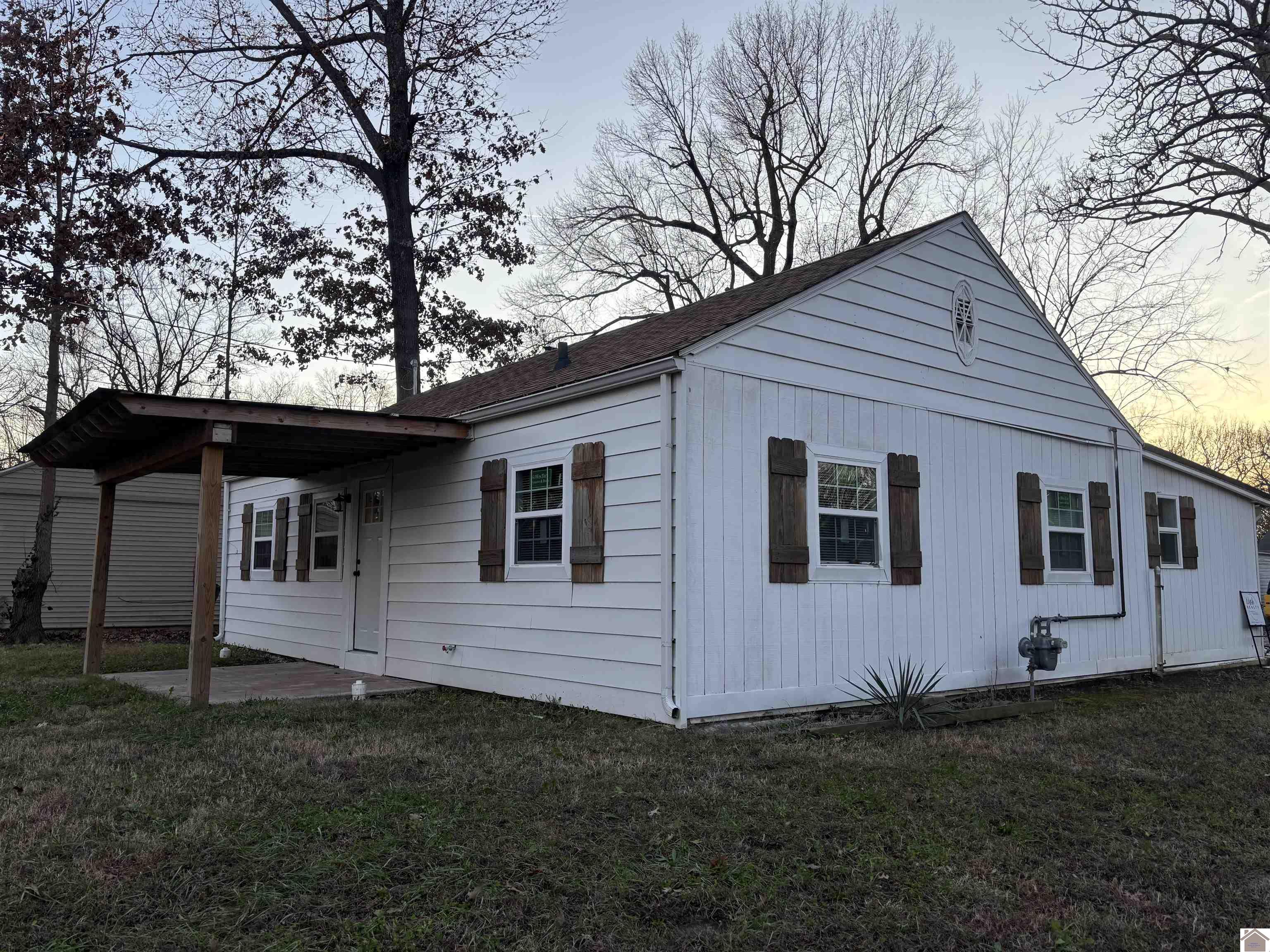 949 N 26th