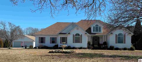 203 McKenzi Park Benton KY 42025