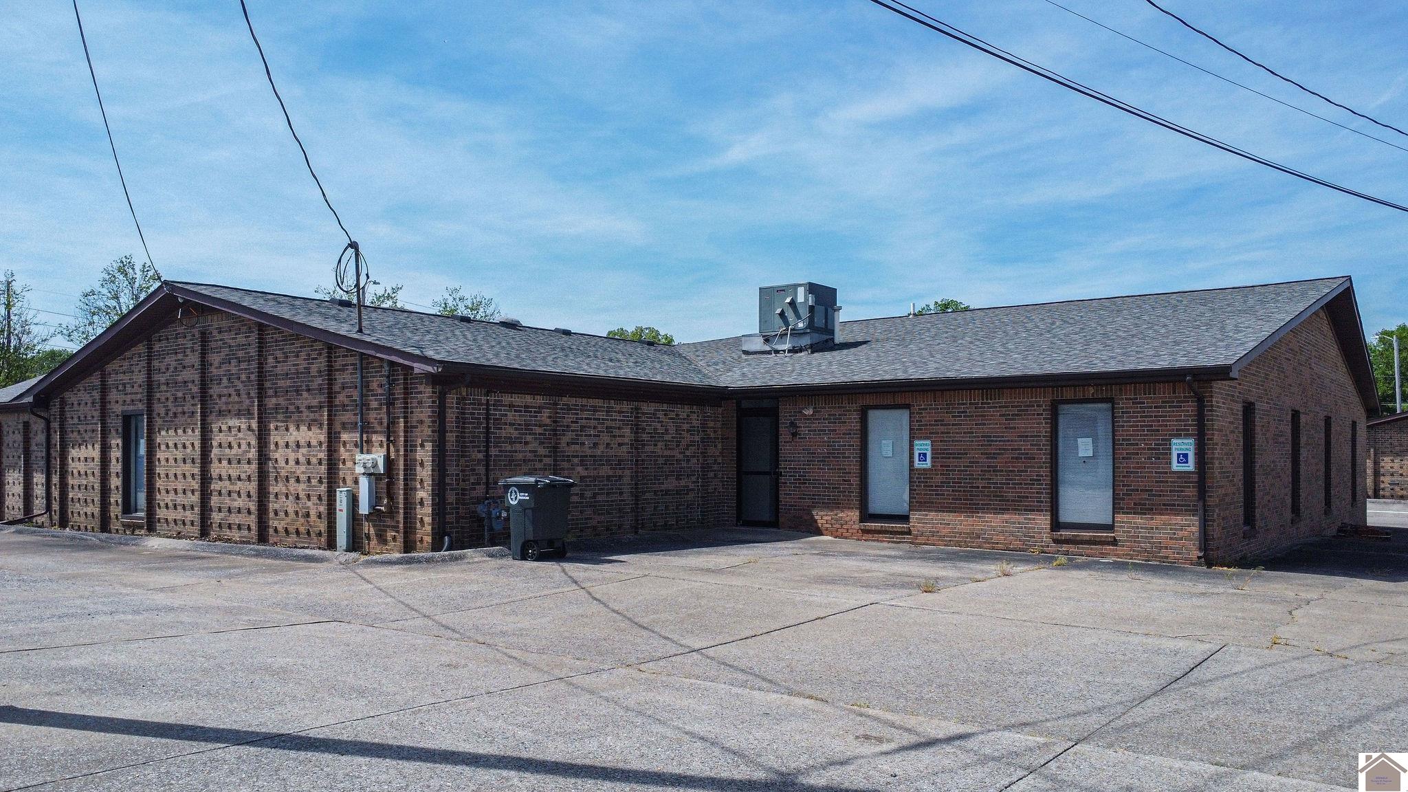 Photo 1 of 13 — 615 N 4th Street, Paducah, KY 42001