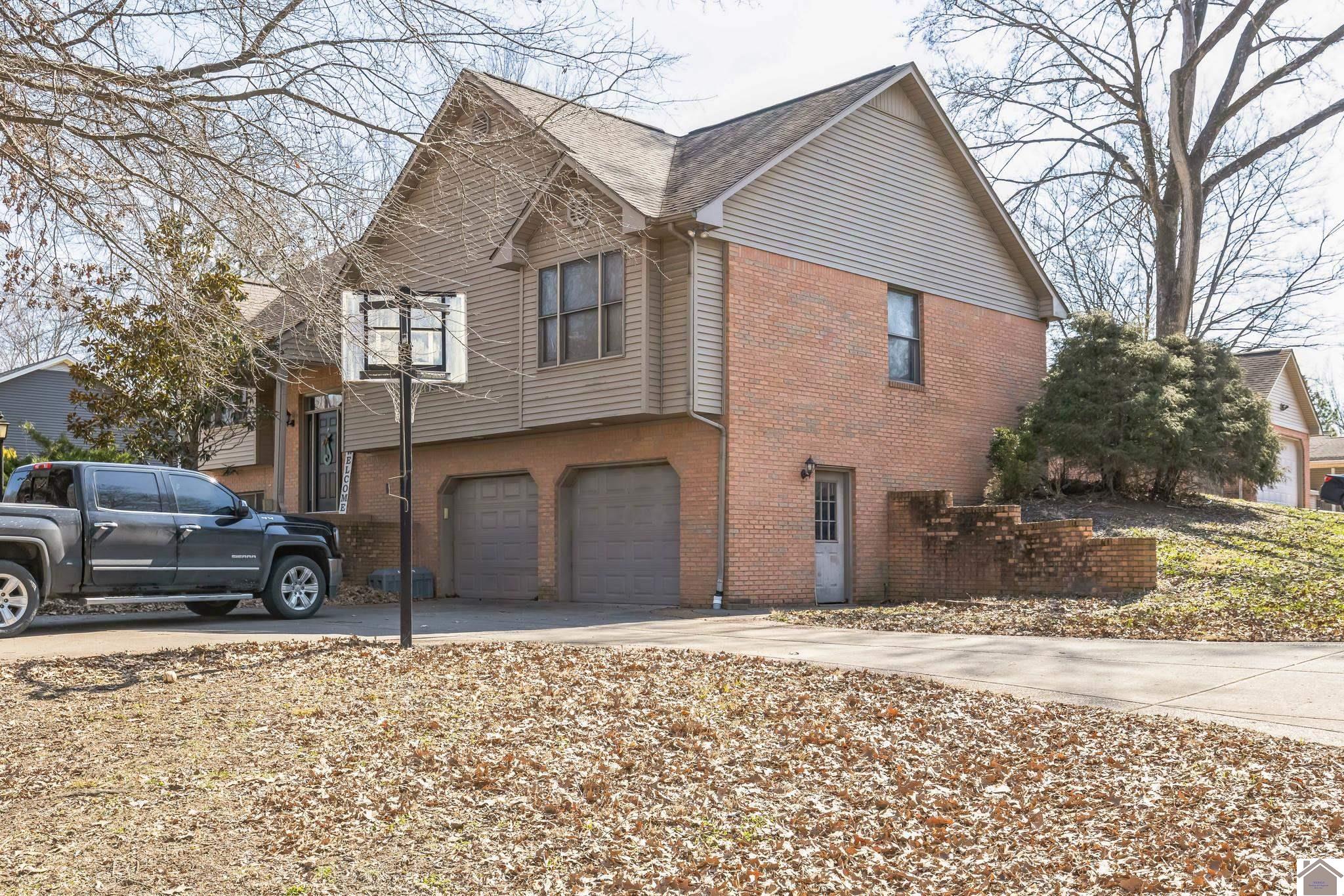 4360 Maywood Dr