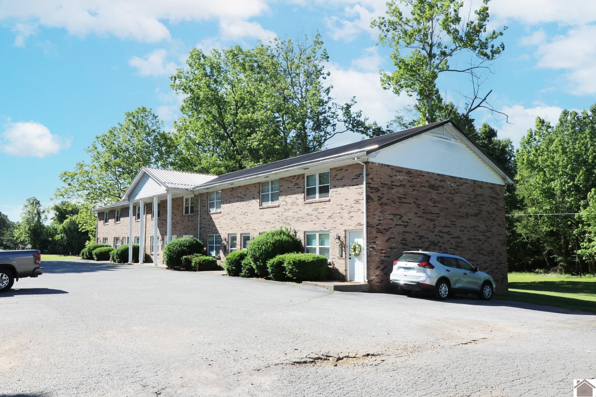 401,427,431,451 Hutchinson Ave
